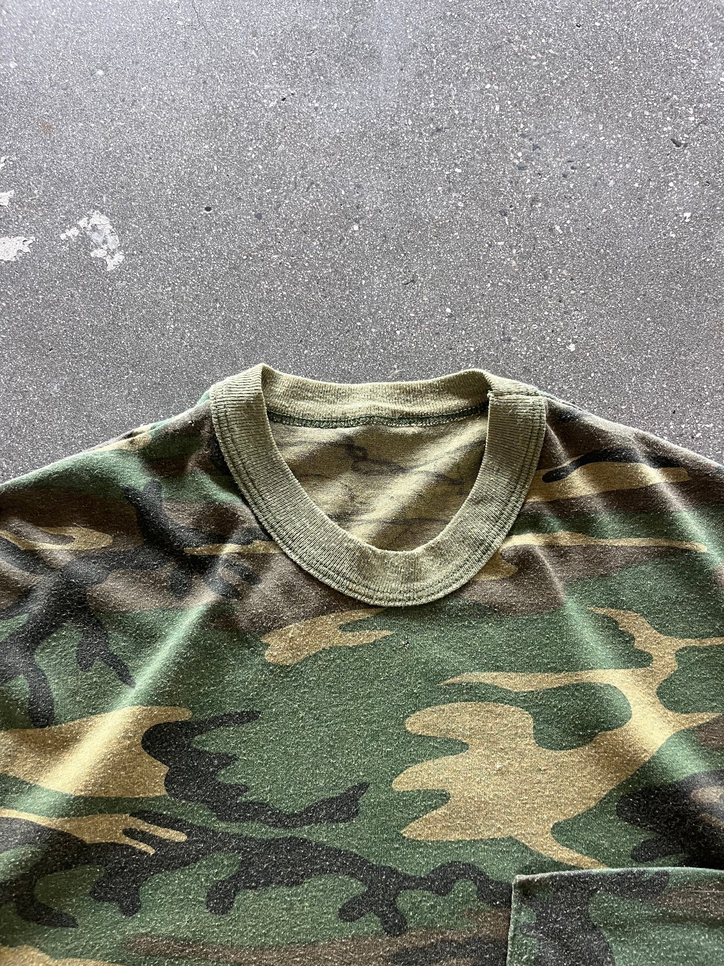 90’S ARMY CAMO POCKET TEE - S/M