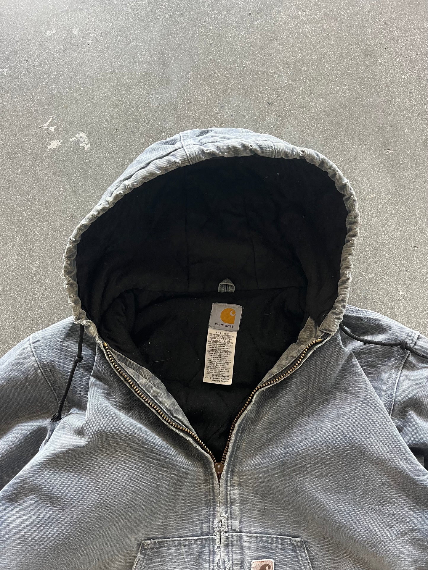 90’S DISTRESSED CEMENT GRAY CARHARTT HOODED WORK JACKET - BOXY M/L