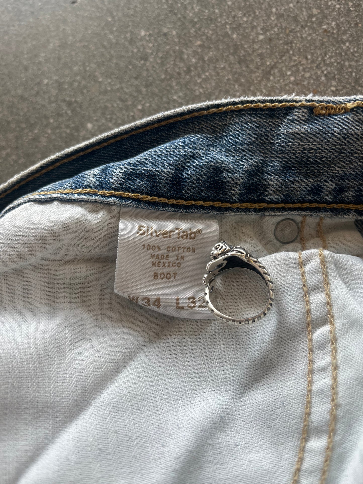 2000’S LEVI’S SILVERTAB BOOTCUT JEANS - 34
