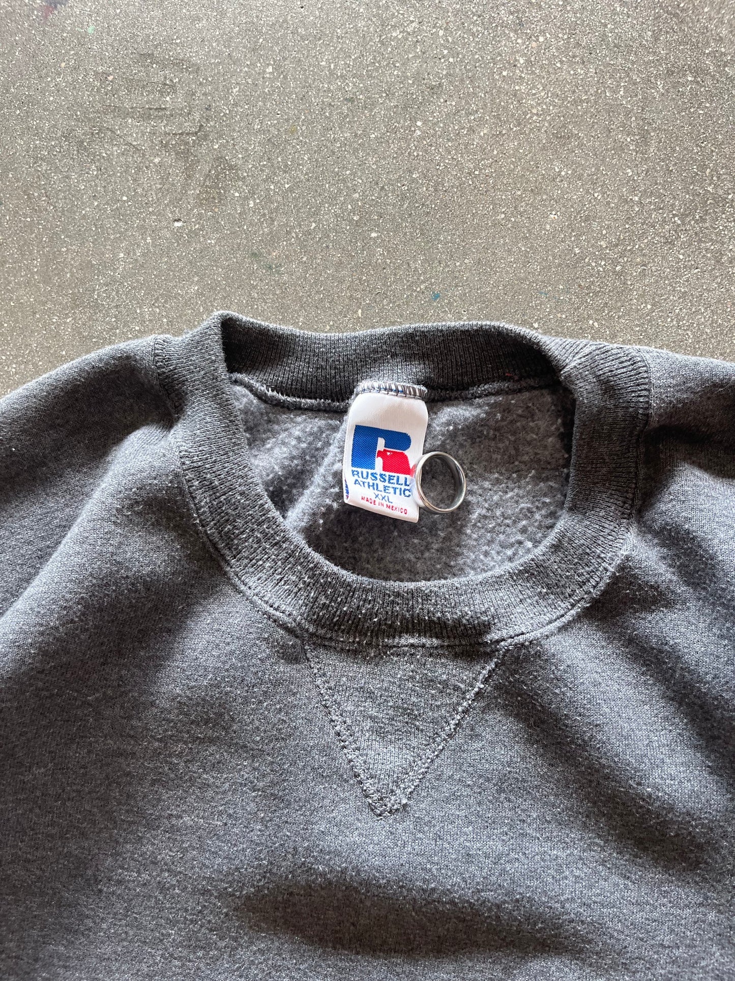 90’S CHARCOAL GRAY RUSSELL ATHLETIC CREWNECK - BOXY XXL