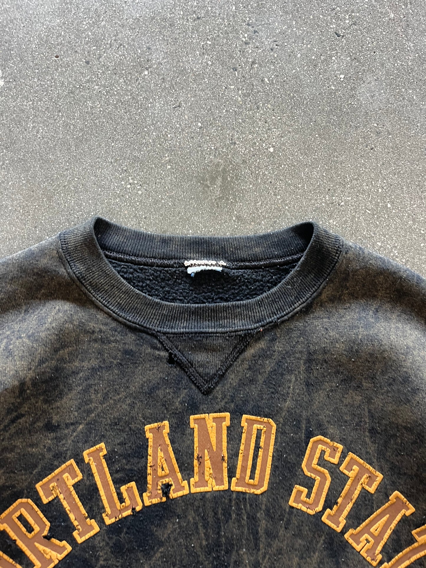 90’S BLACK ACID WASH “PORTLAND STATE” RUSSELL CREWNECK - BOXY L