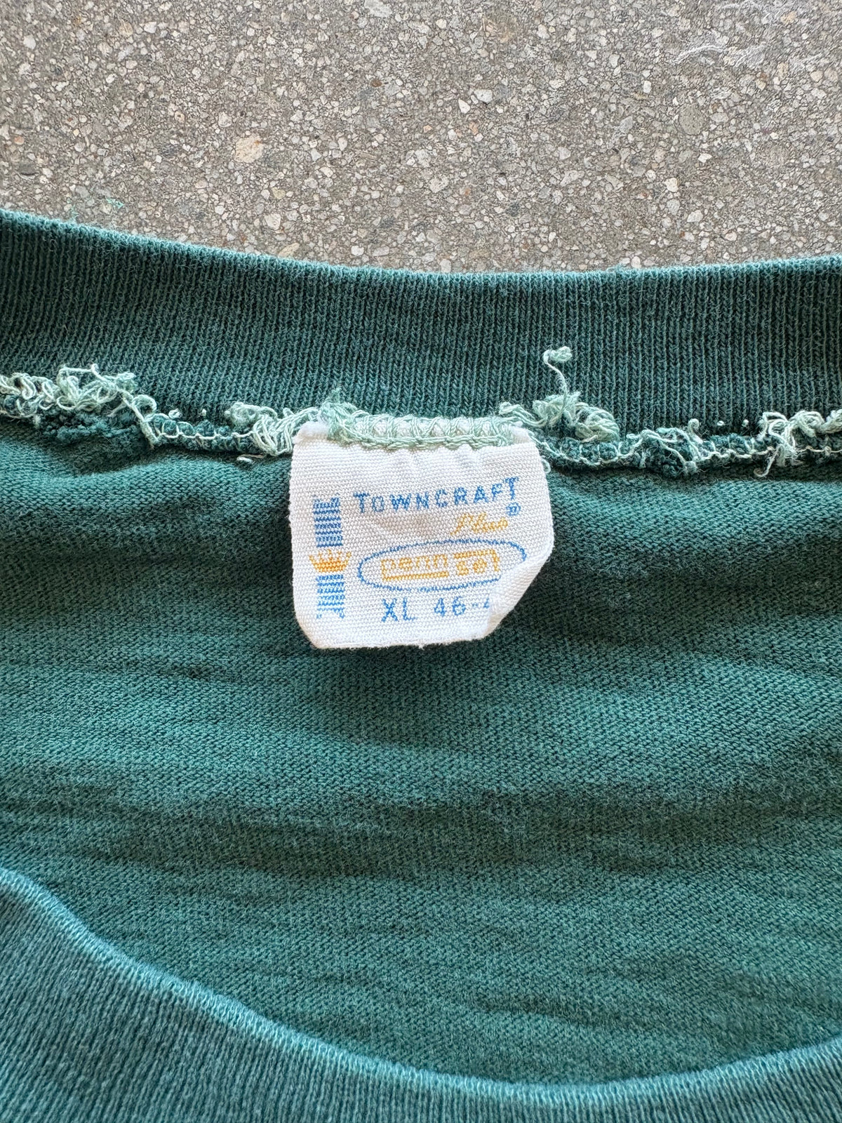 70’S TOWNCRAFT DISTRESSED FOREST GREEN POCKET TEE - XL
