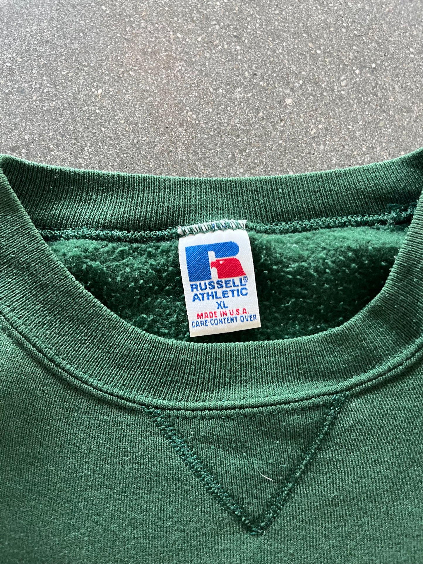 90’s FOREST GREEN RUSSELL CREWNECK - BOXY L/XL
