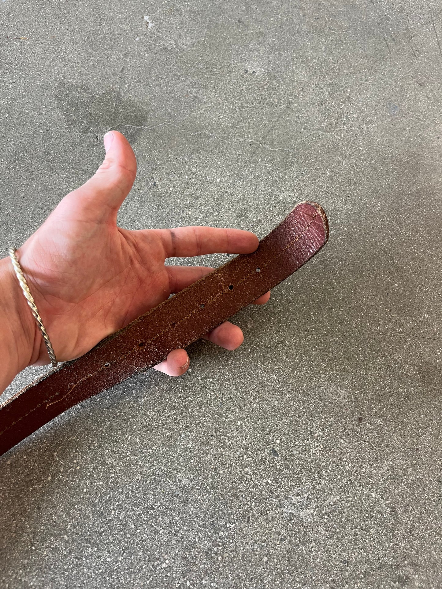 2000’S BROWN LEATHER STUDDED AMERICAN EAGLE BELT - 31-34