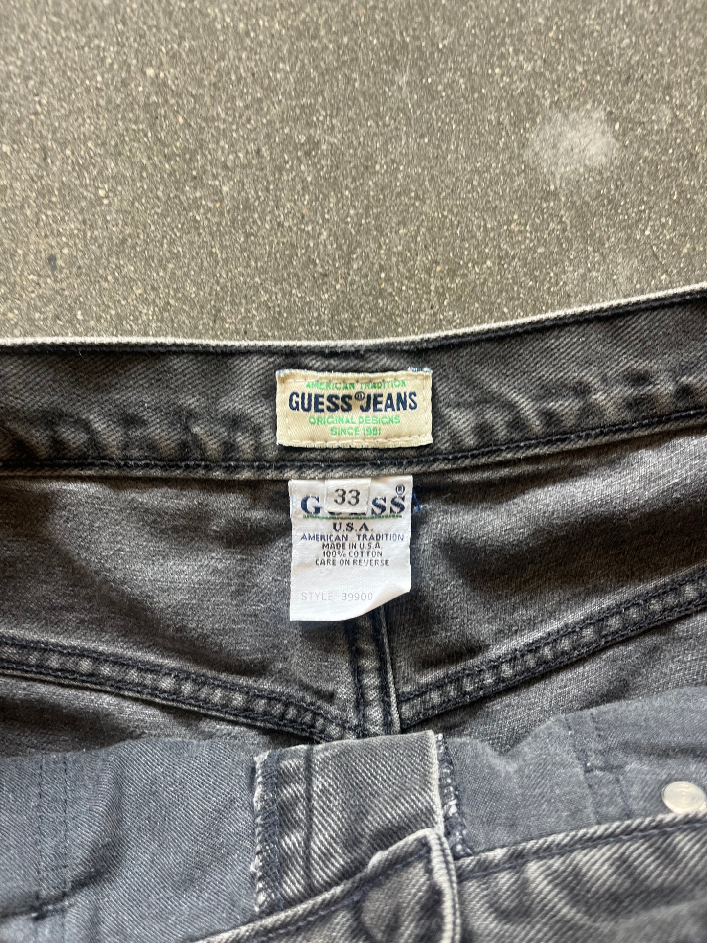 90’S FADED BLACK GUESS BAGGY JORTS - 33