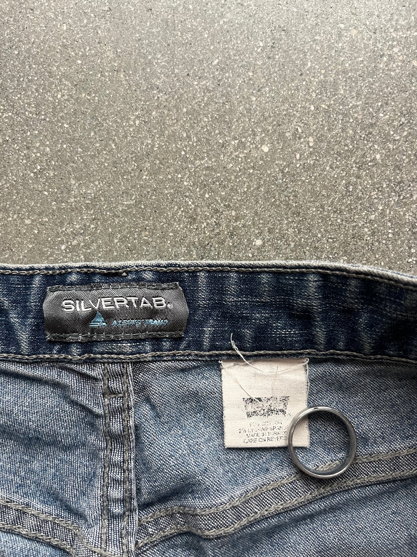 90’S BOOTCUT LEVI’S SILVERTABS - 30