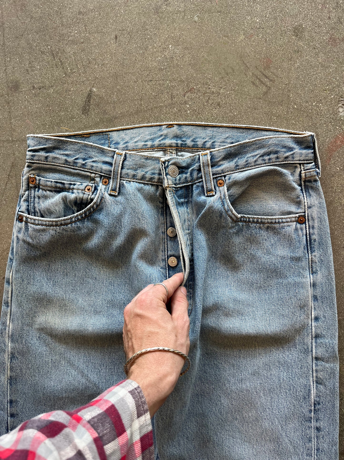 90’S LIGHT WASH CUTOFF 501 LEVI’S - 31