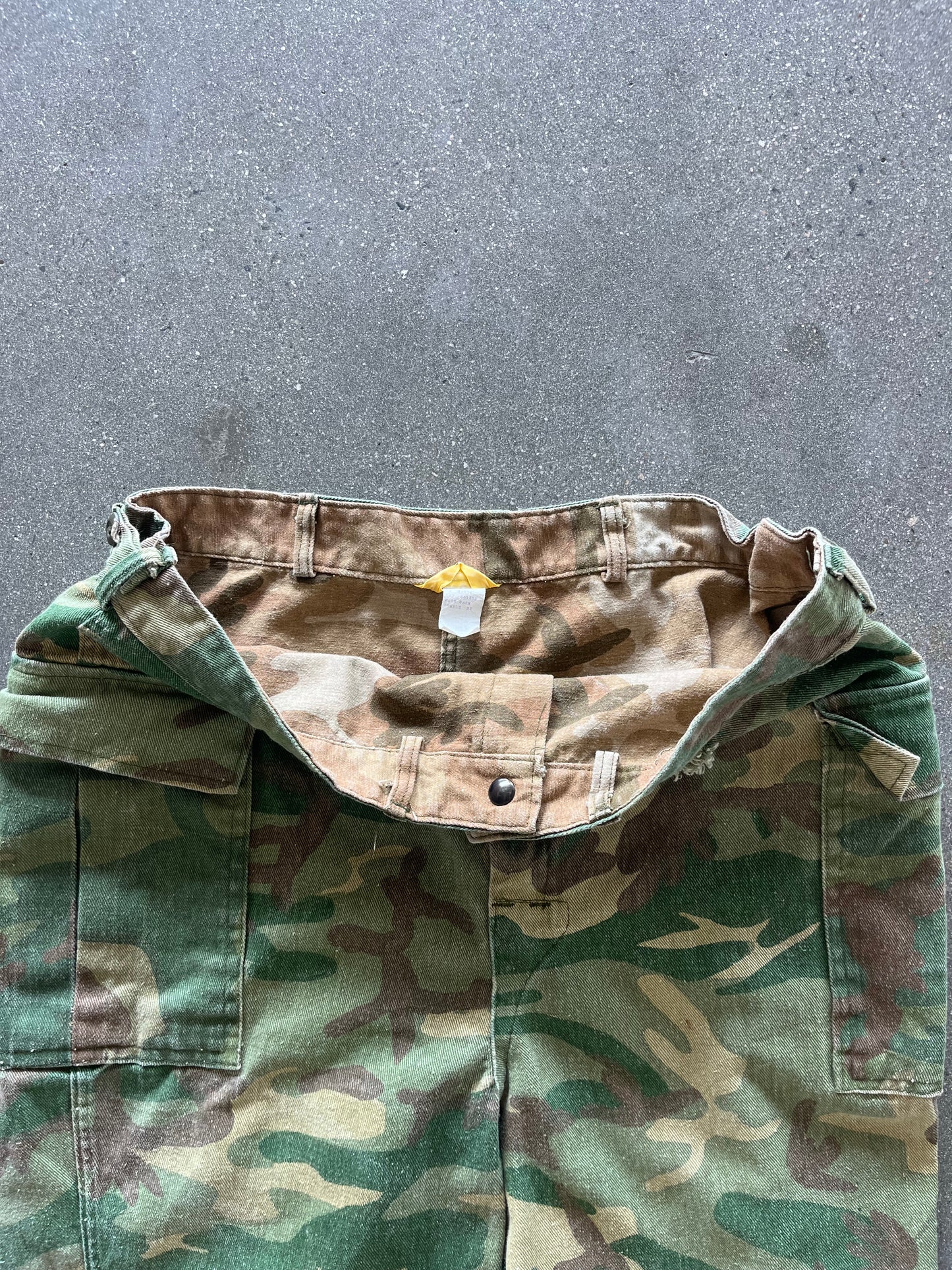 90’S ARMY CAMO CARGO PANTS - 38