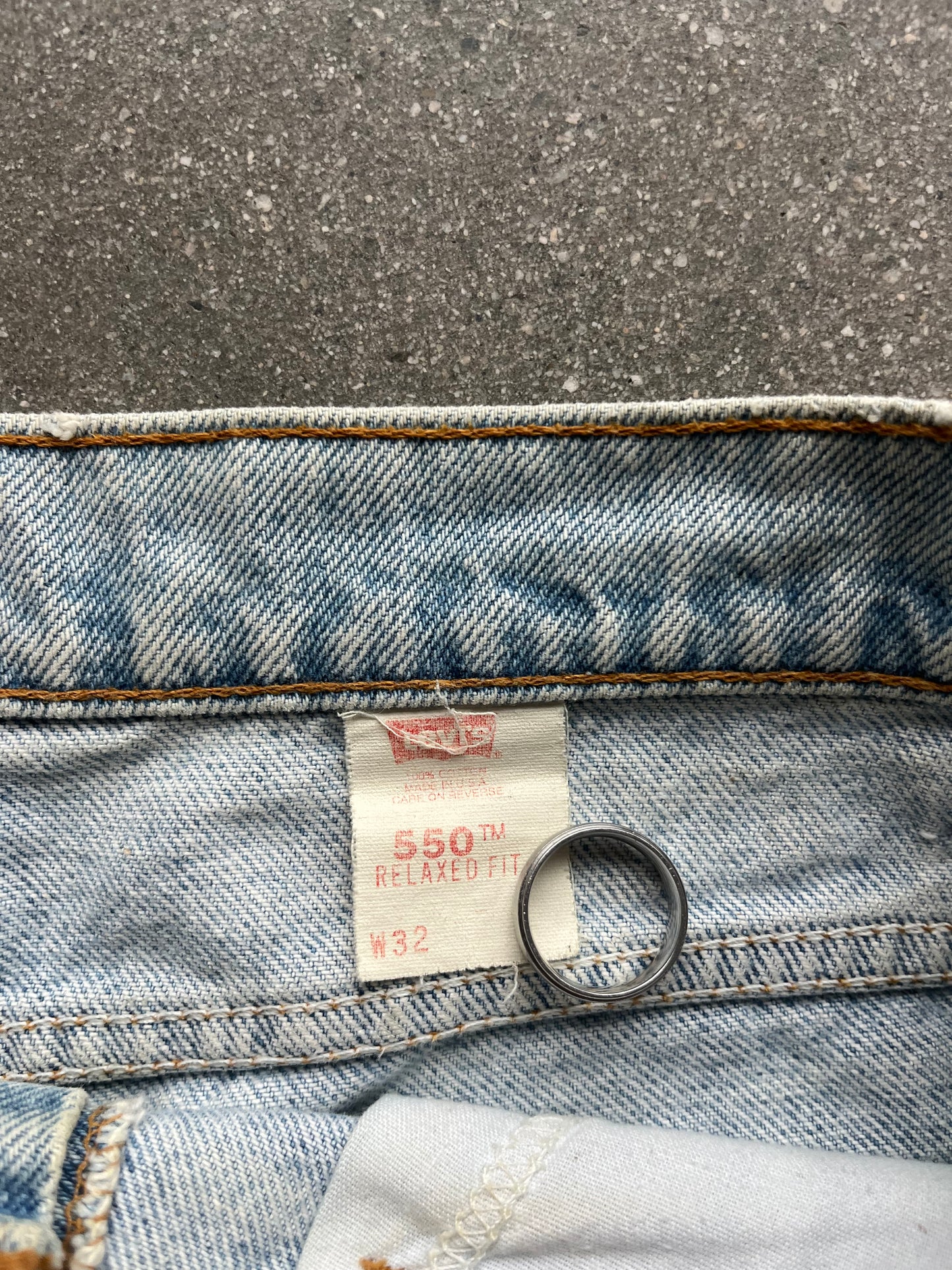 90’S ORANGE TAB 550 LEVI’S JORTS - 32