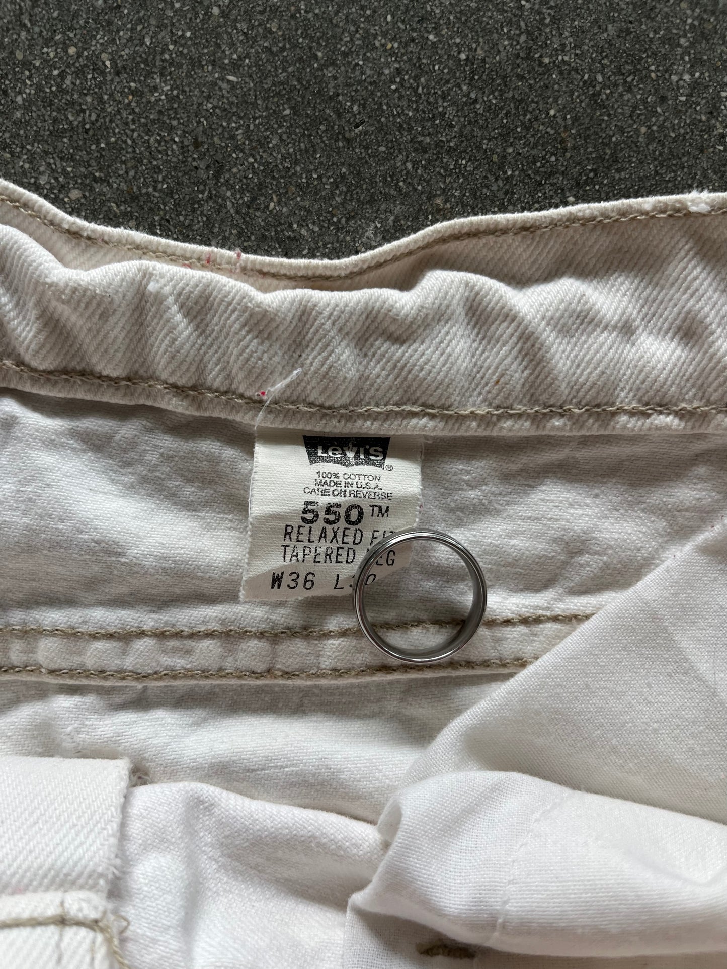 90’S WHITE PAINT SPLATTERED LEVI’S ORANGE TAB 550S - 36