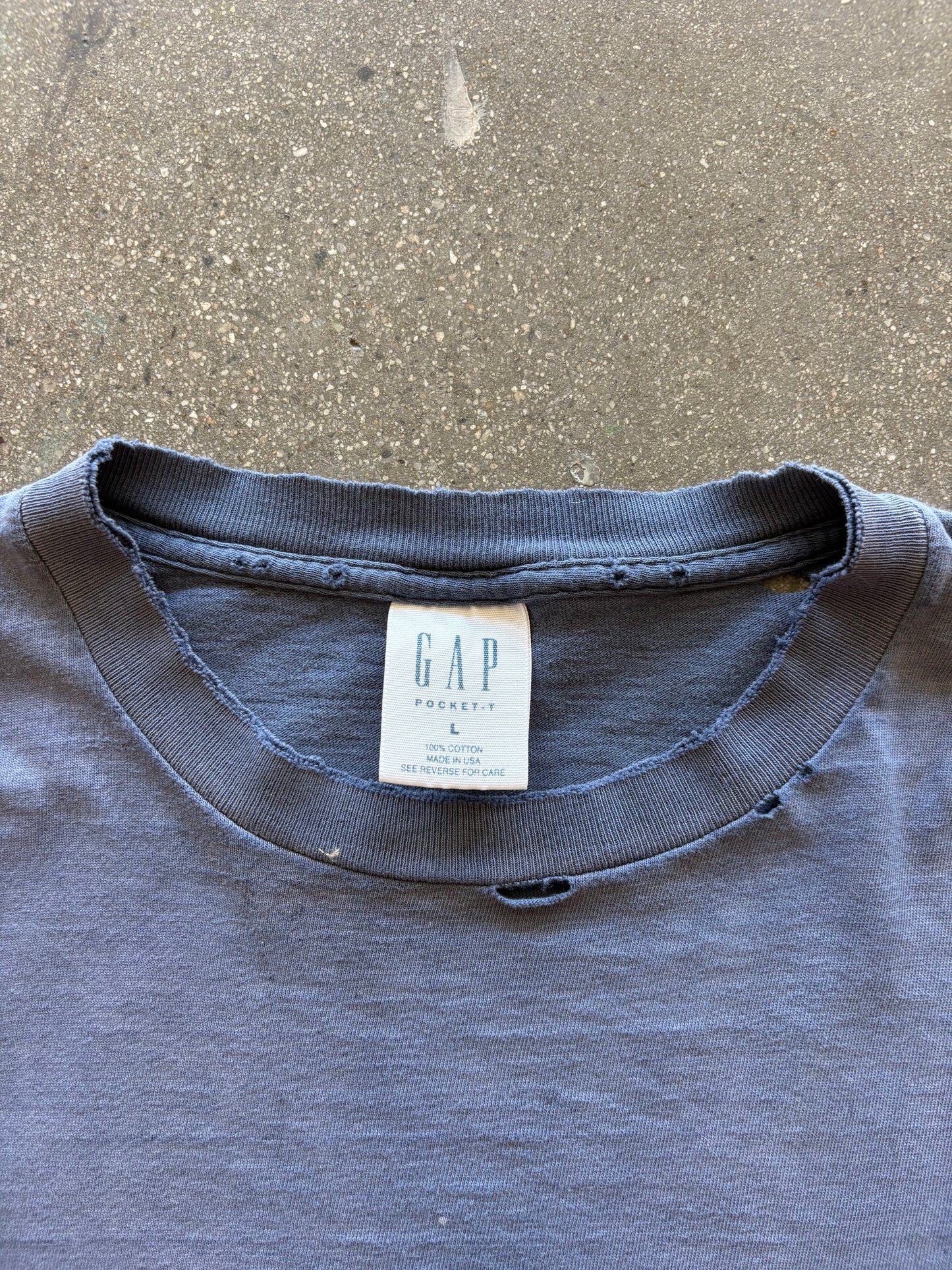 90’S FADED NAVY GAP POCKET TEE - L/XL