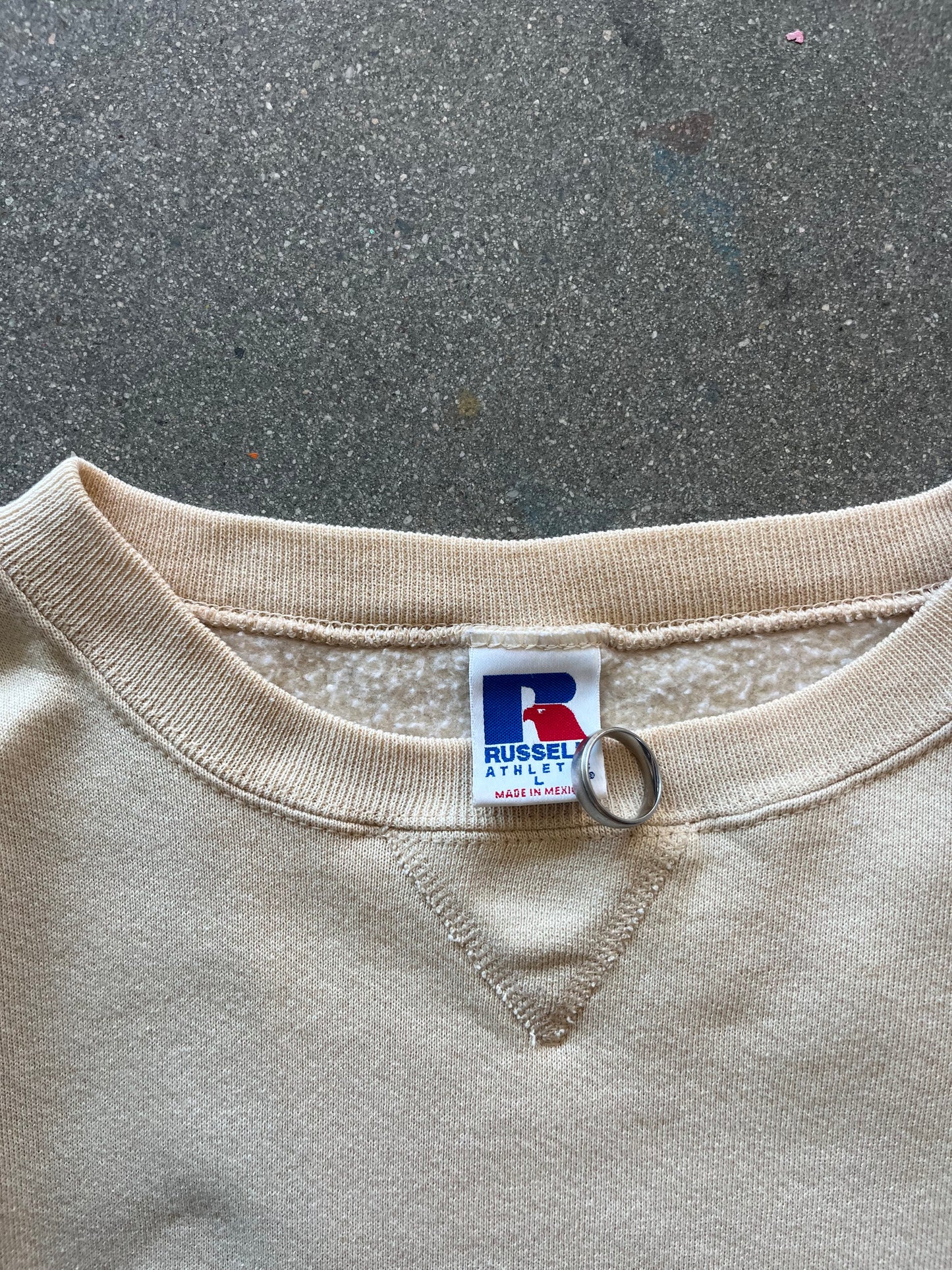 90’S WALNUT CREAM RUSSELL ATHLETIC CREWNECK - BOXY L