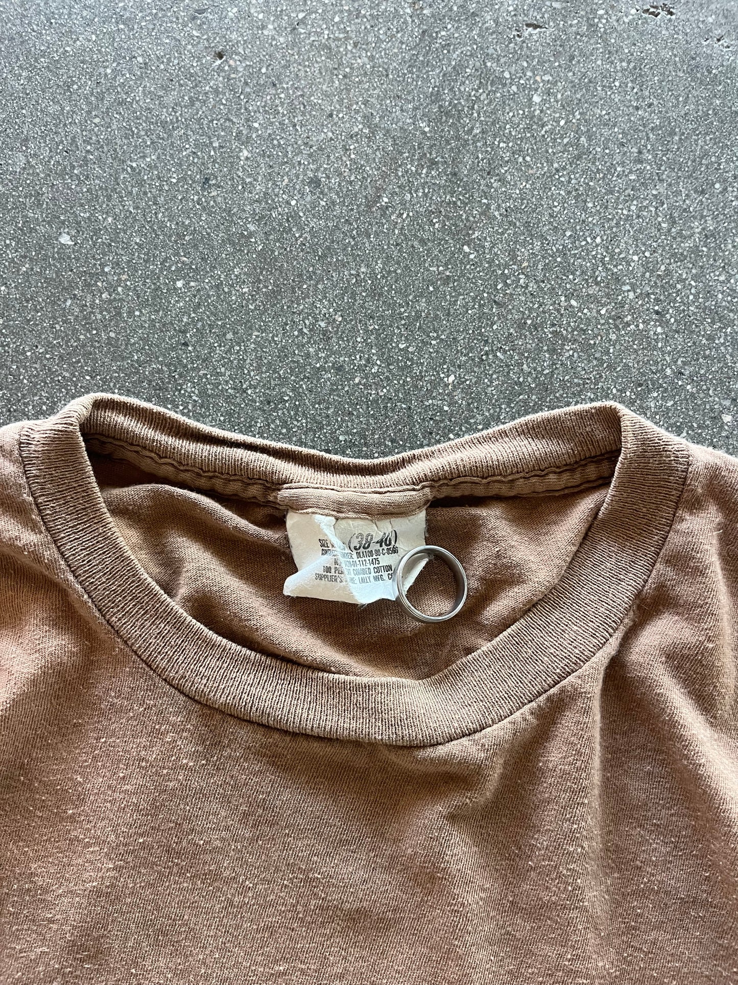 80’S BROWN ARMY “NGUYEN” TEE - M