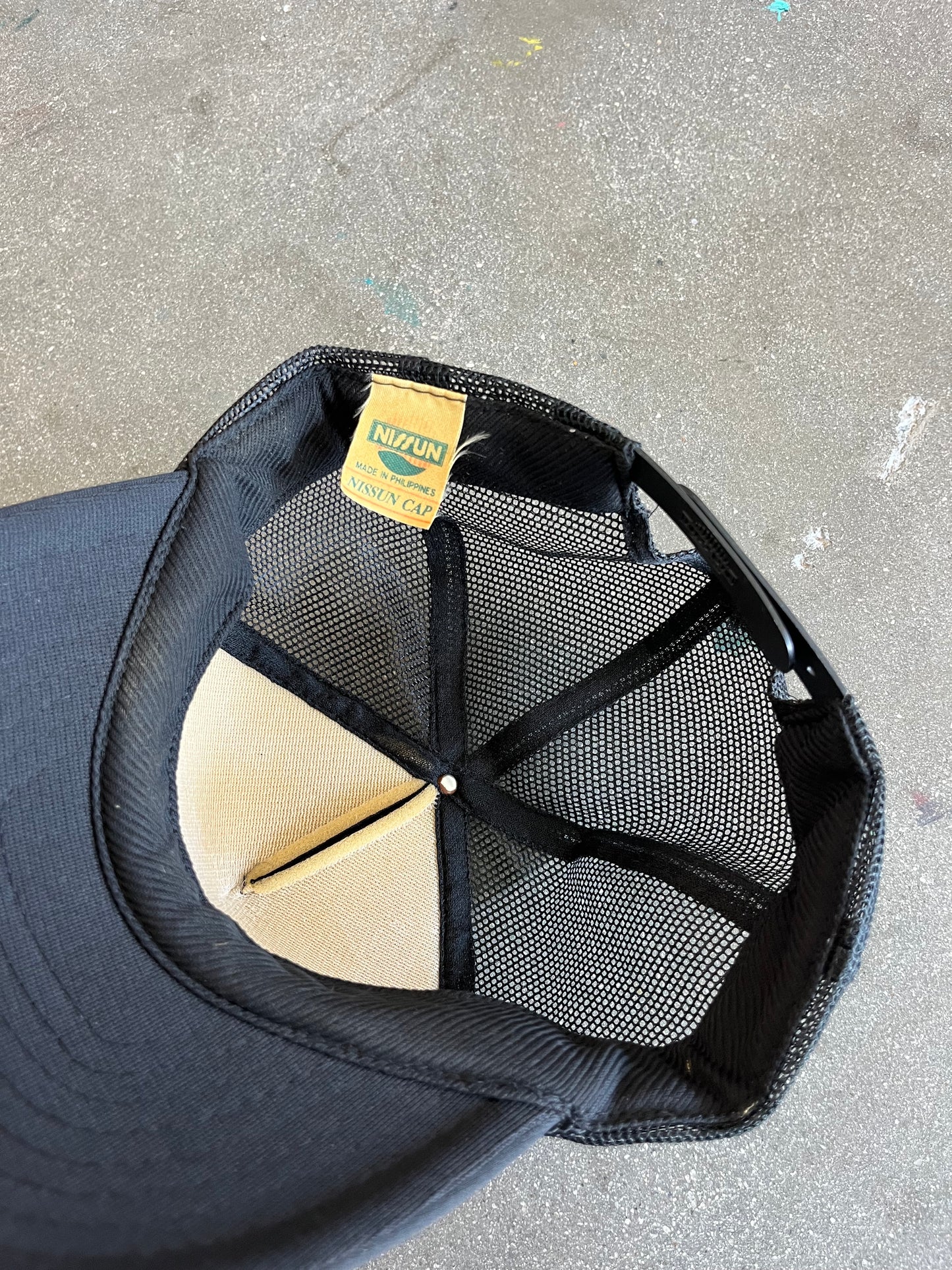 90’S “EVERYTHING ELSE BELONGS TO HER” HAT - ONE SIZE