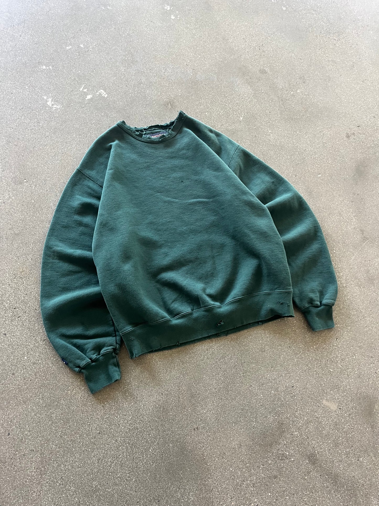 90’S FOREST GREEN DISTRESSED CREWNECK - BOXY M