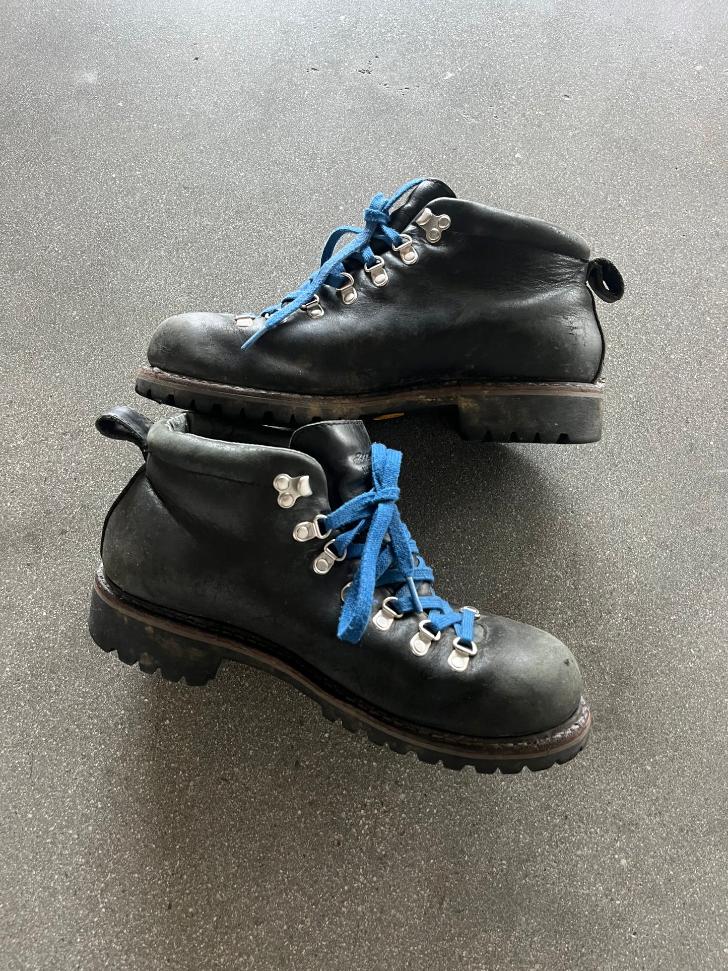 90’S BLACK LEATHER EDDIE BAUER HIKING BOOTS - 8.5 US MEN