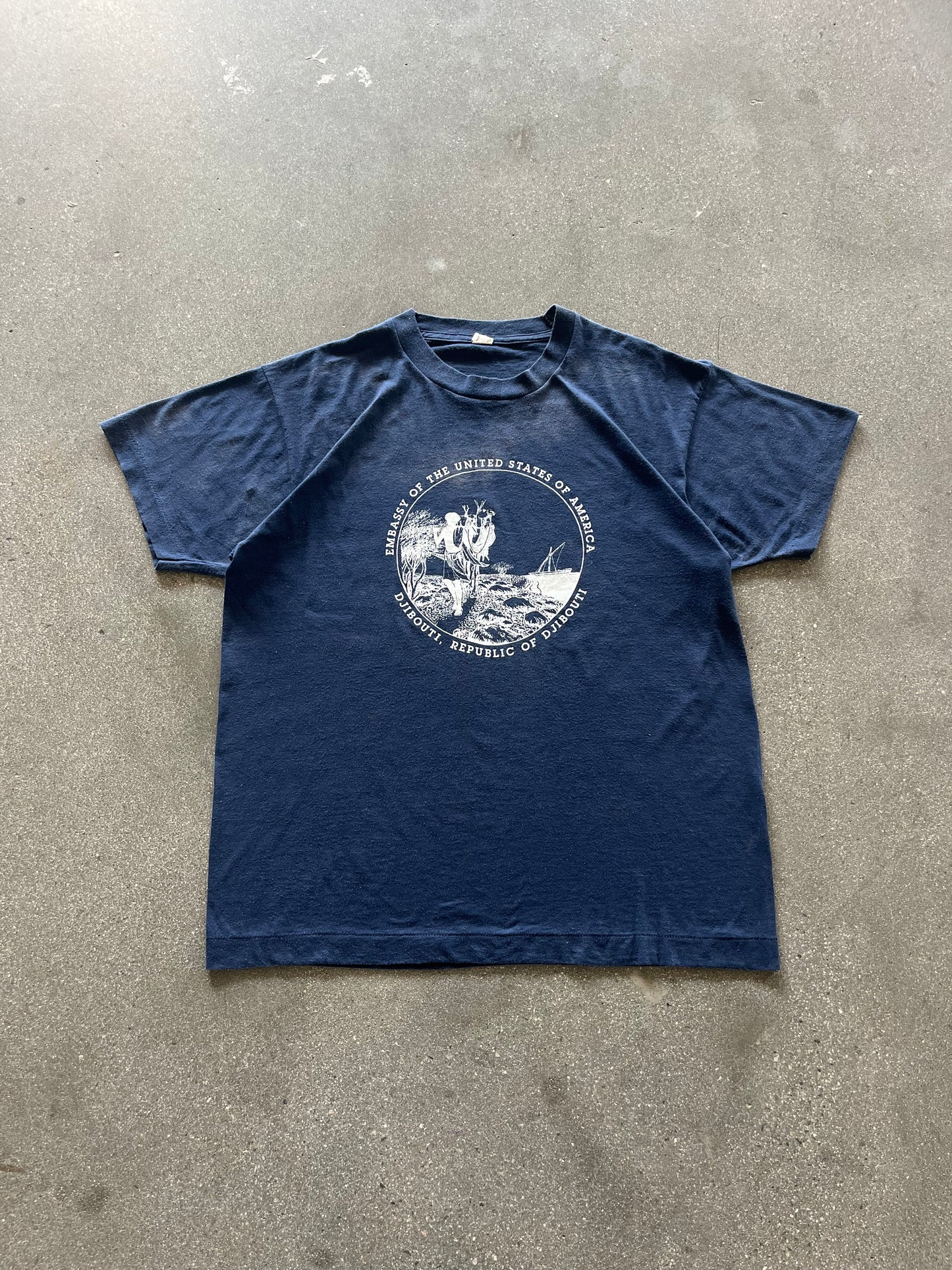80’S SUNFADED “EMBASSY” TEE - L