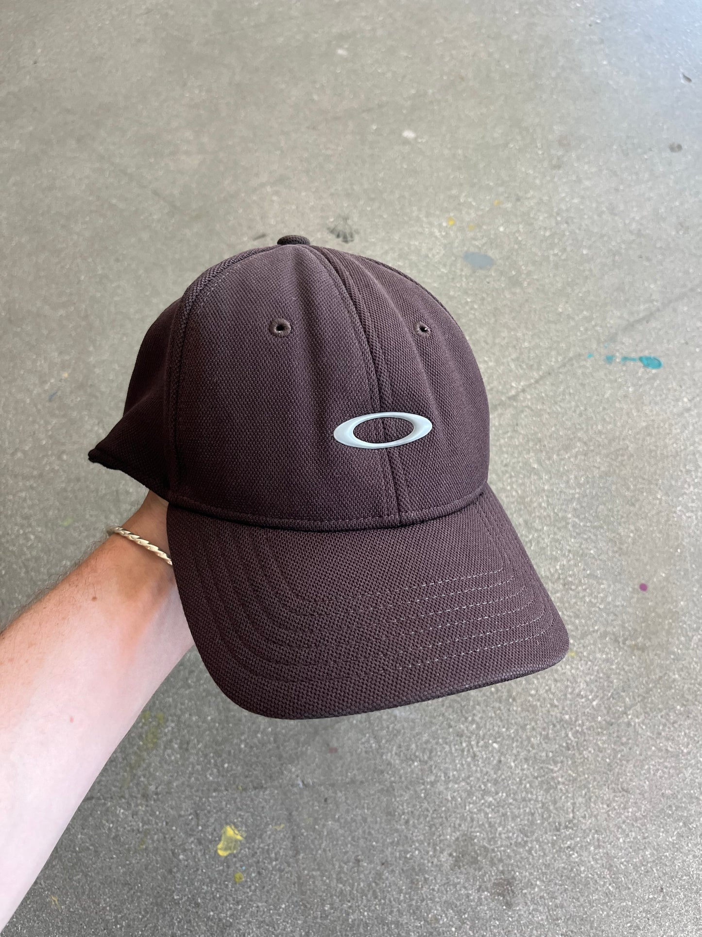 2000’S CHOCOLATE BROWN OAKLEY HAT - ONE SIZE