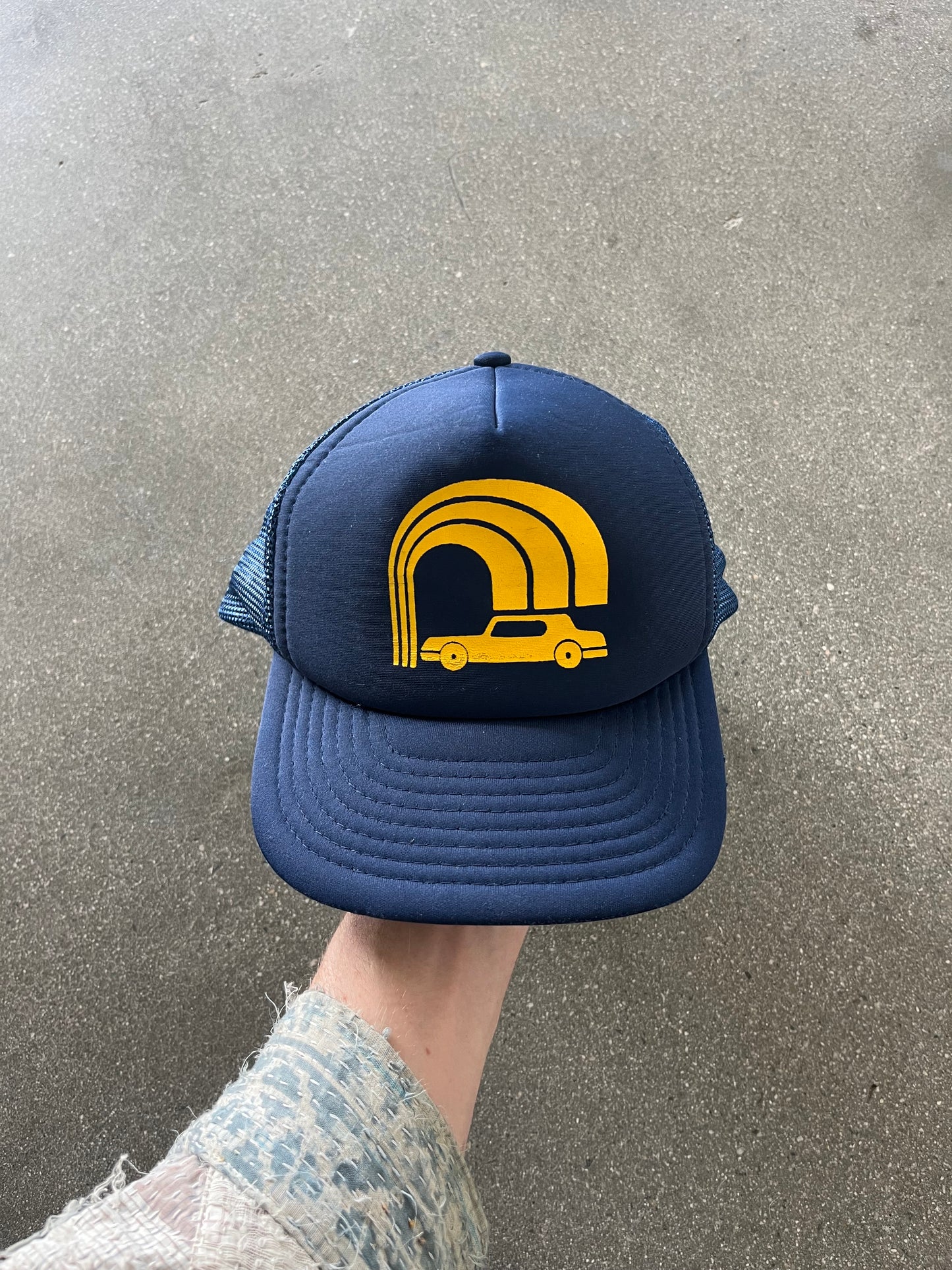 90’S NAVY CAR TRUCKER HAT - ONE SIZE