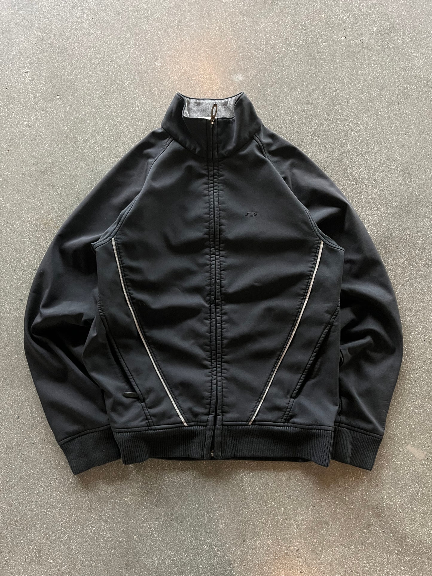 2000’S BLACK OAKLEY ZIP UP JUMPER - M