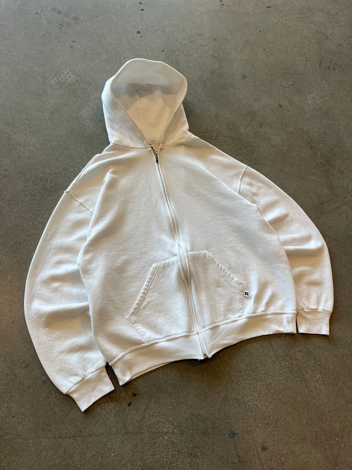 90’S IVORY WHITE RUSSELL ATHLETIC ZIP UP HOODIE - BOXY L