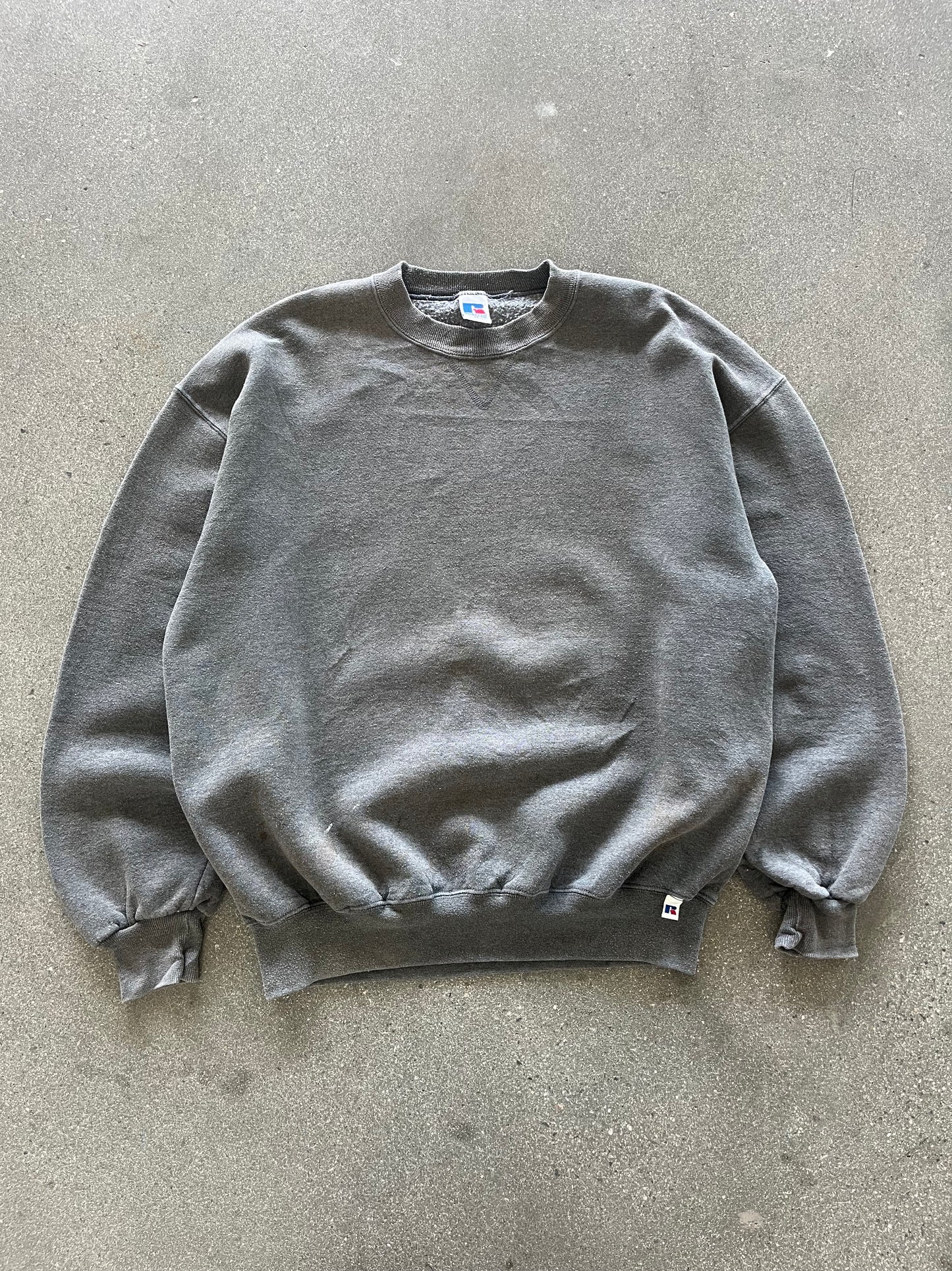 90’S CHARCOAL GRAY RUSSELL CREWNECK - BOXY L/XL
