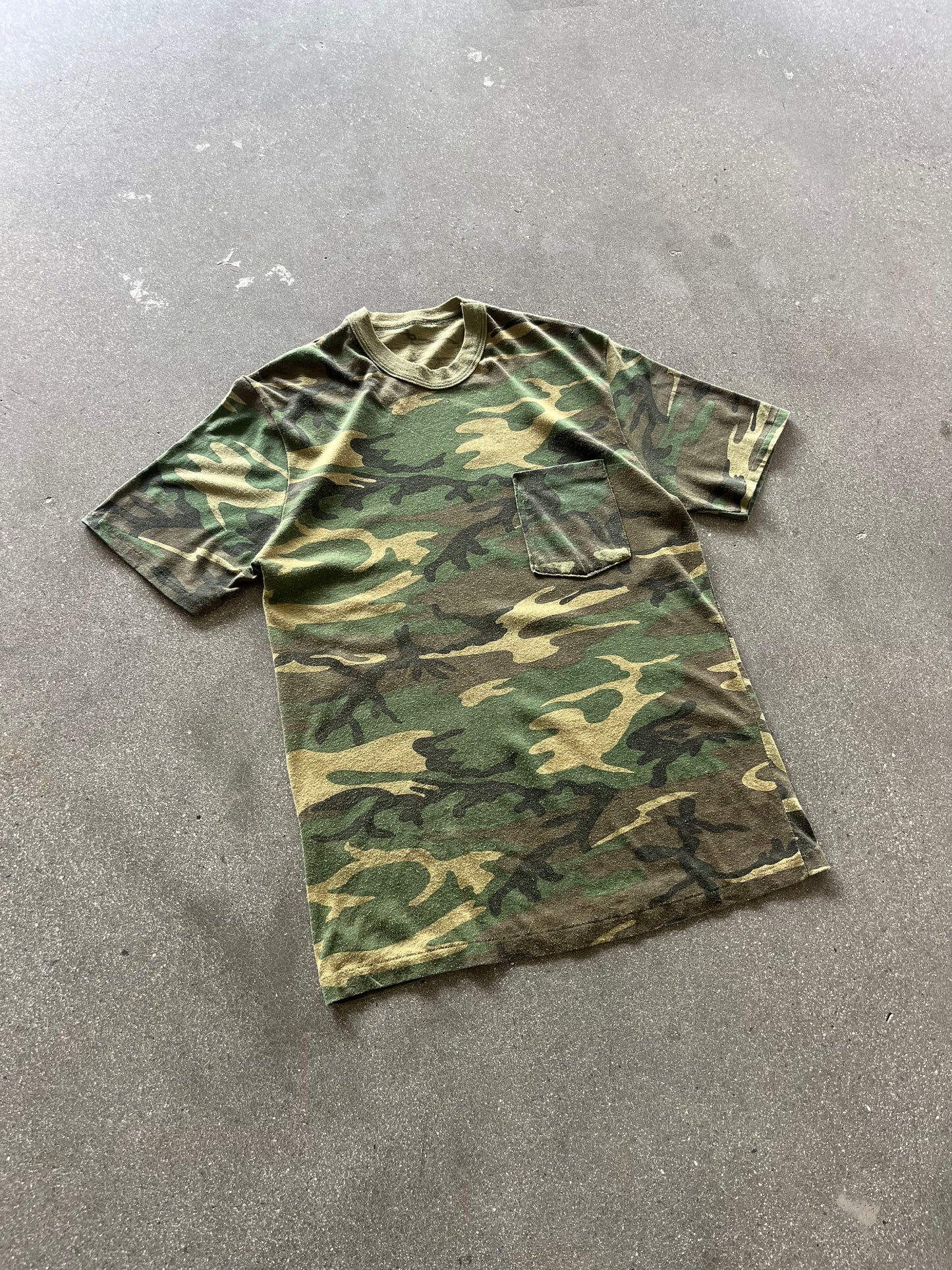 90’S ARMY CAMO POCKET TEE - S/M