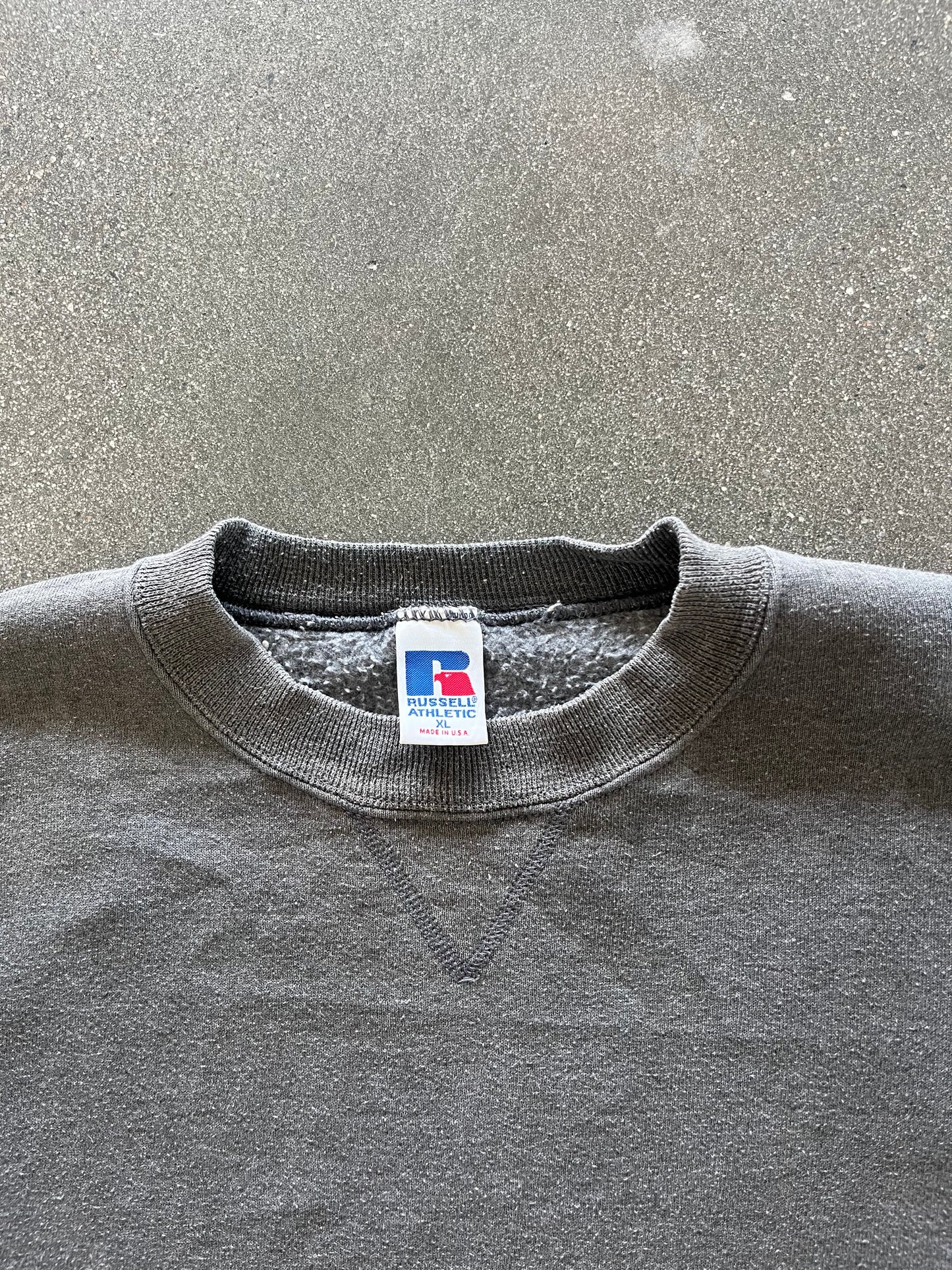 90’S CHARCOAL GRAY RUSSELL CREWNECK - BOXY L/XL