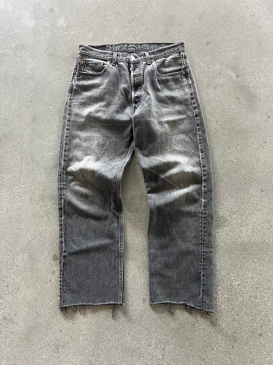 90’S FADED BLACK LEVI’S 501 - 33