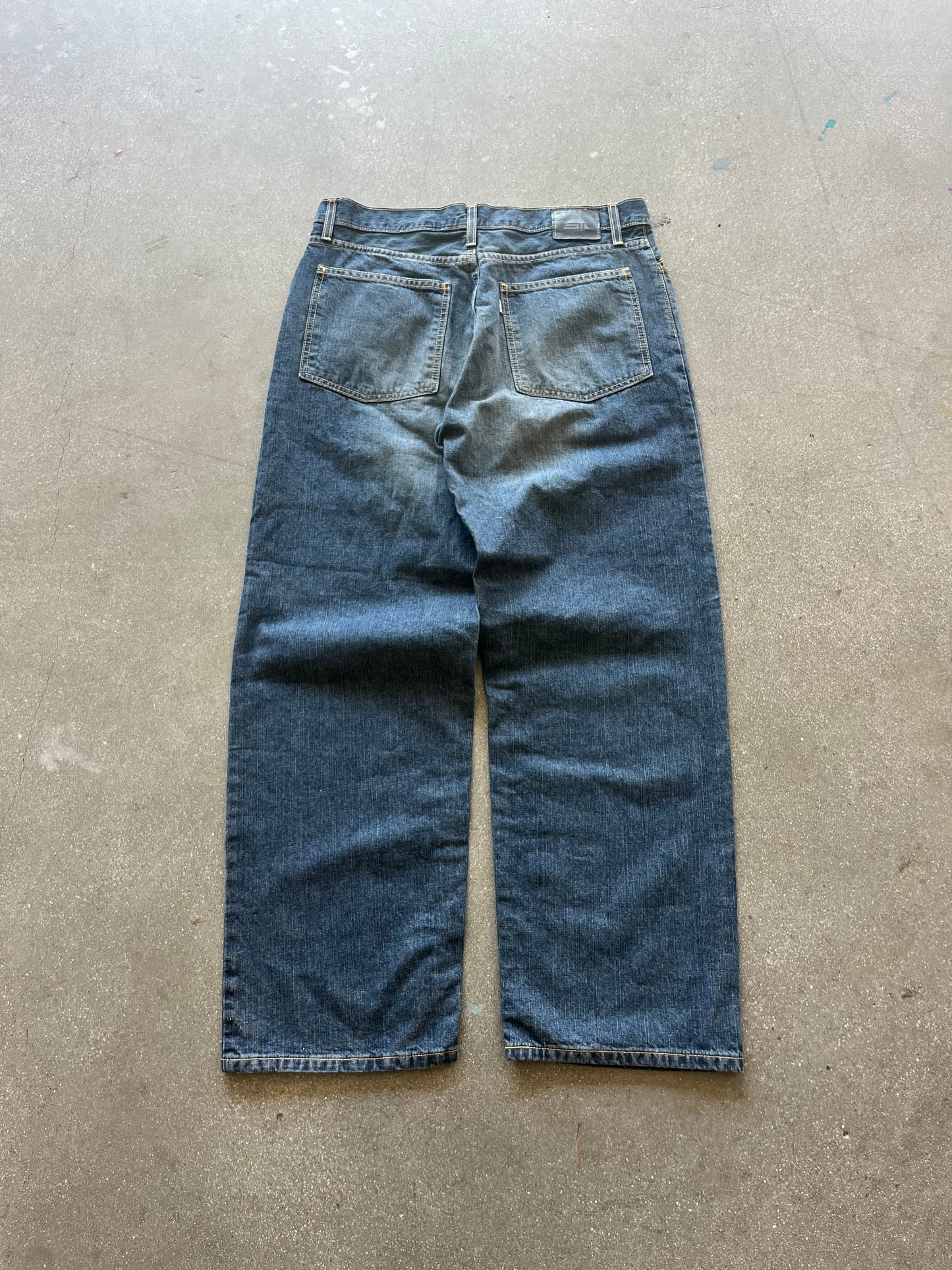 2000’S BAGGY DARK WASH LEVI’S SILVERTABS - 34