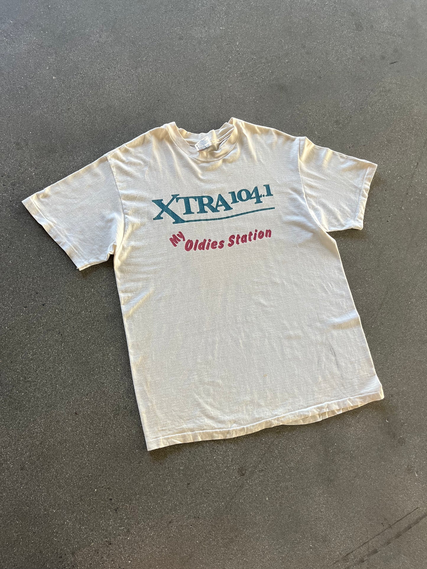 90’S XTRA OLDIES RADIO TEE - L