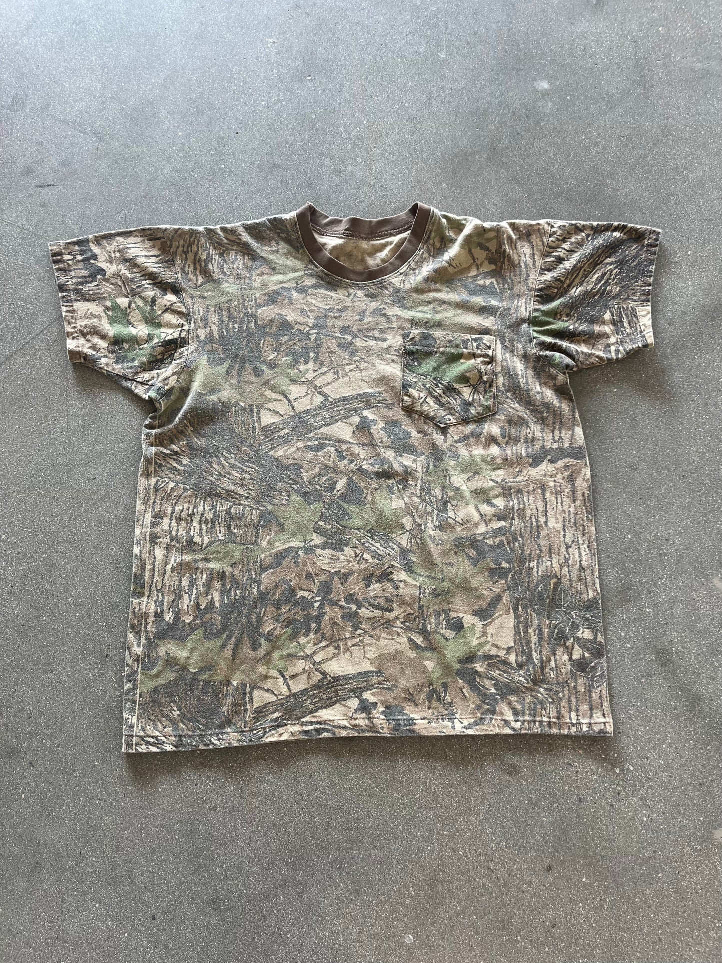 90’S REALTREE POCKET TEE - BOXY L/XL