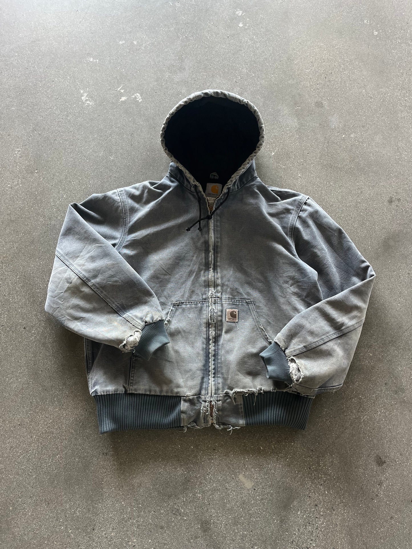90’S DISTRESSED CEMENT GRAY CARHARTT HOODED WORK JACKET - BOXY M/L
