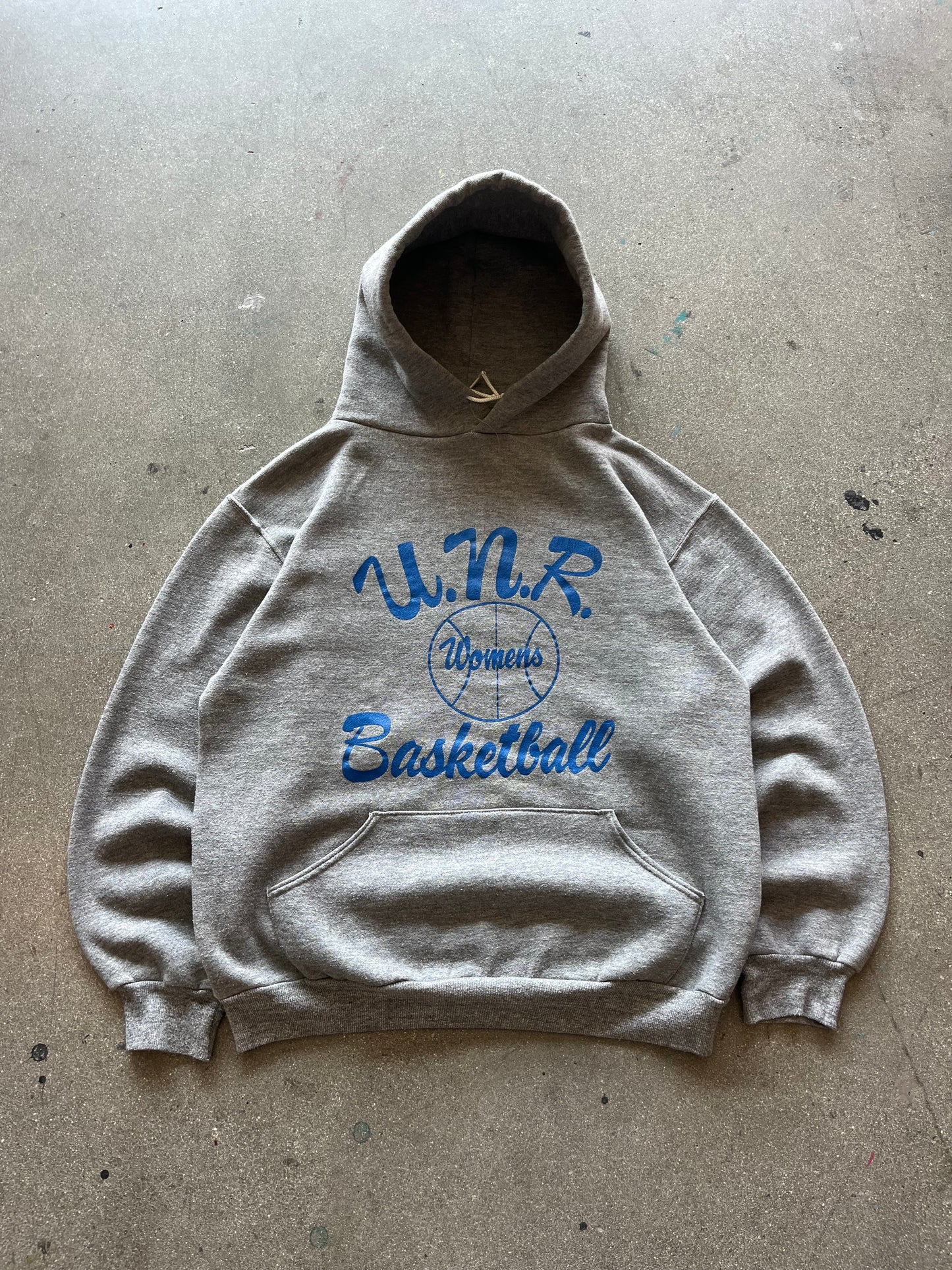 70’S HEATHER GRAY “UNR WOMENS BASKETBALL” RUSSELL HOODIE - BOXY M