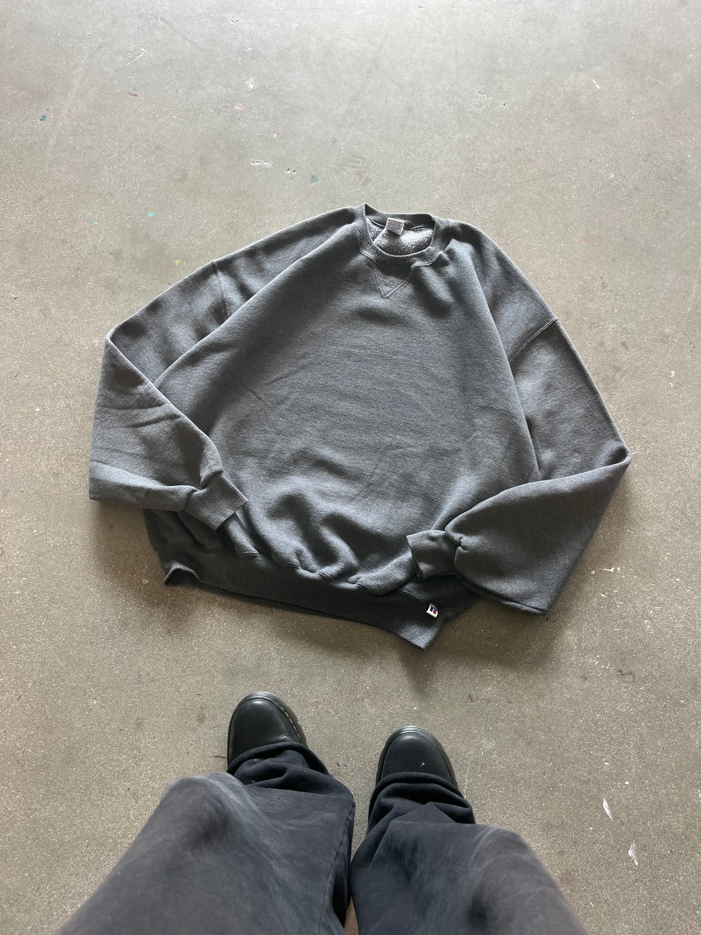 90’S CHARCOAL GRAY RUSSELL ATHLETIC CREWNECK - BOXY XXL