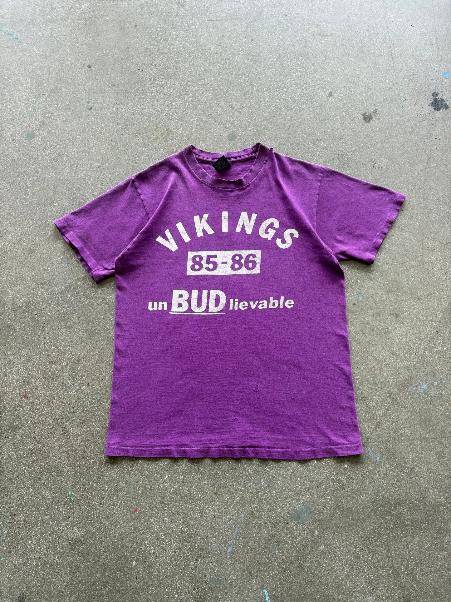 80’S VIKINGS “unBUDlievable” TEE - M