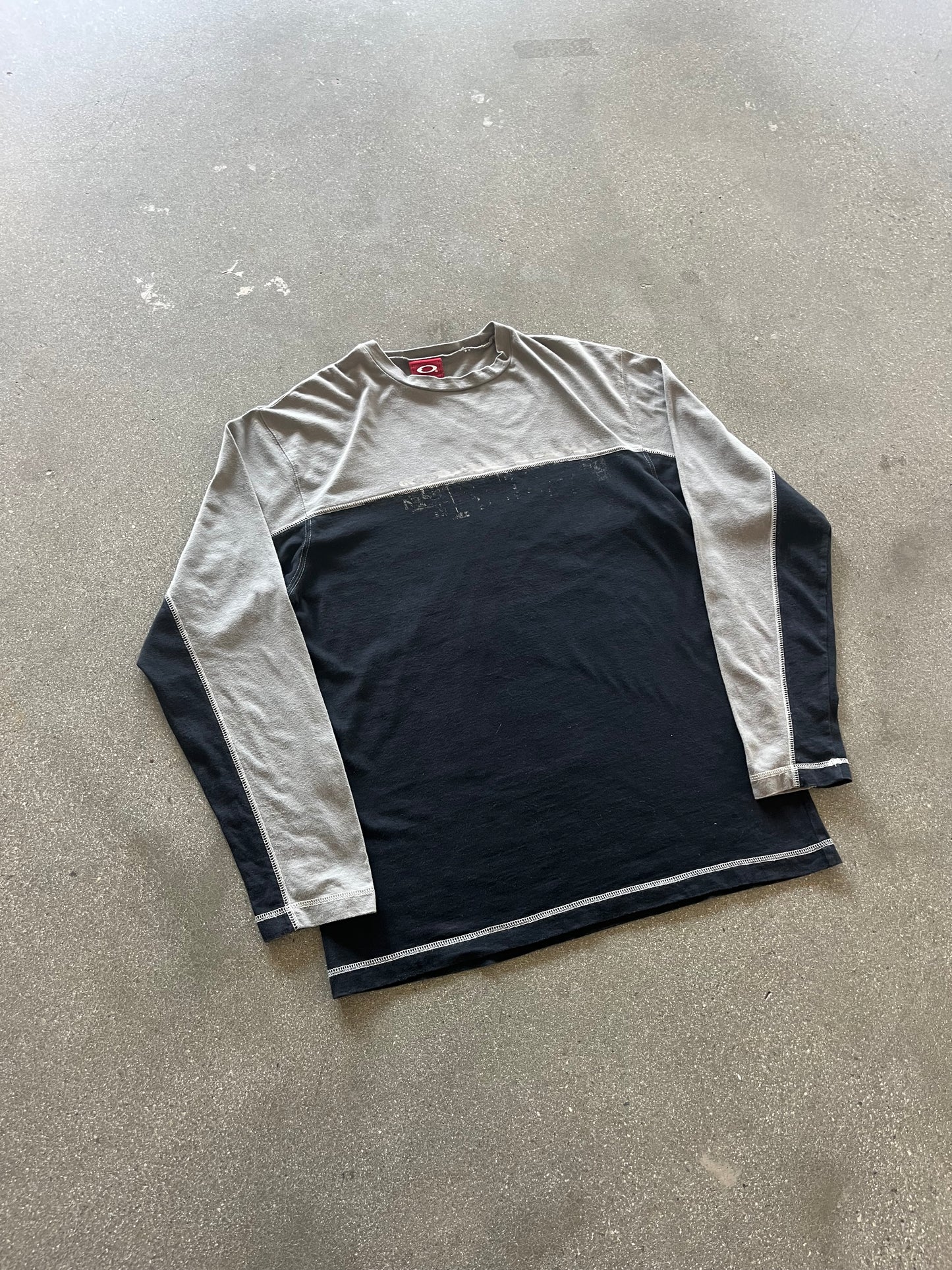 90’S TWO TONED OAKLEY LONGSLEEVE - M