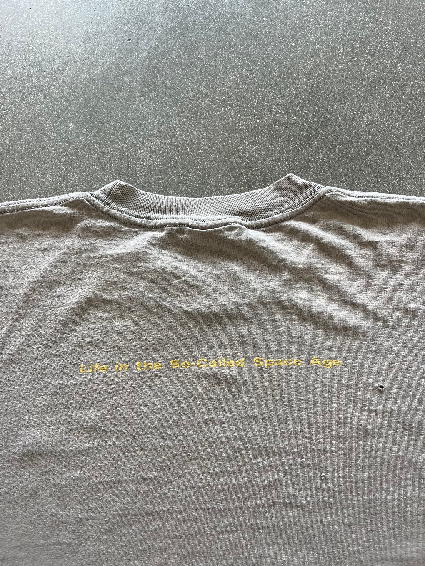 90’S CHARCOAL “GOD LIVES UNDERWATER” TEE - XL