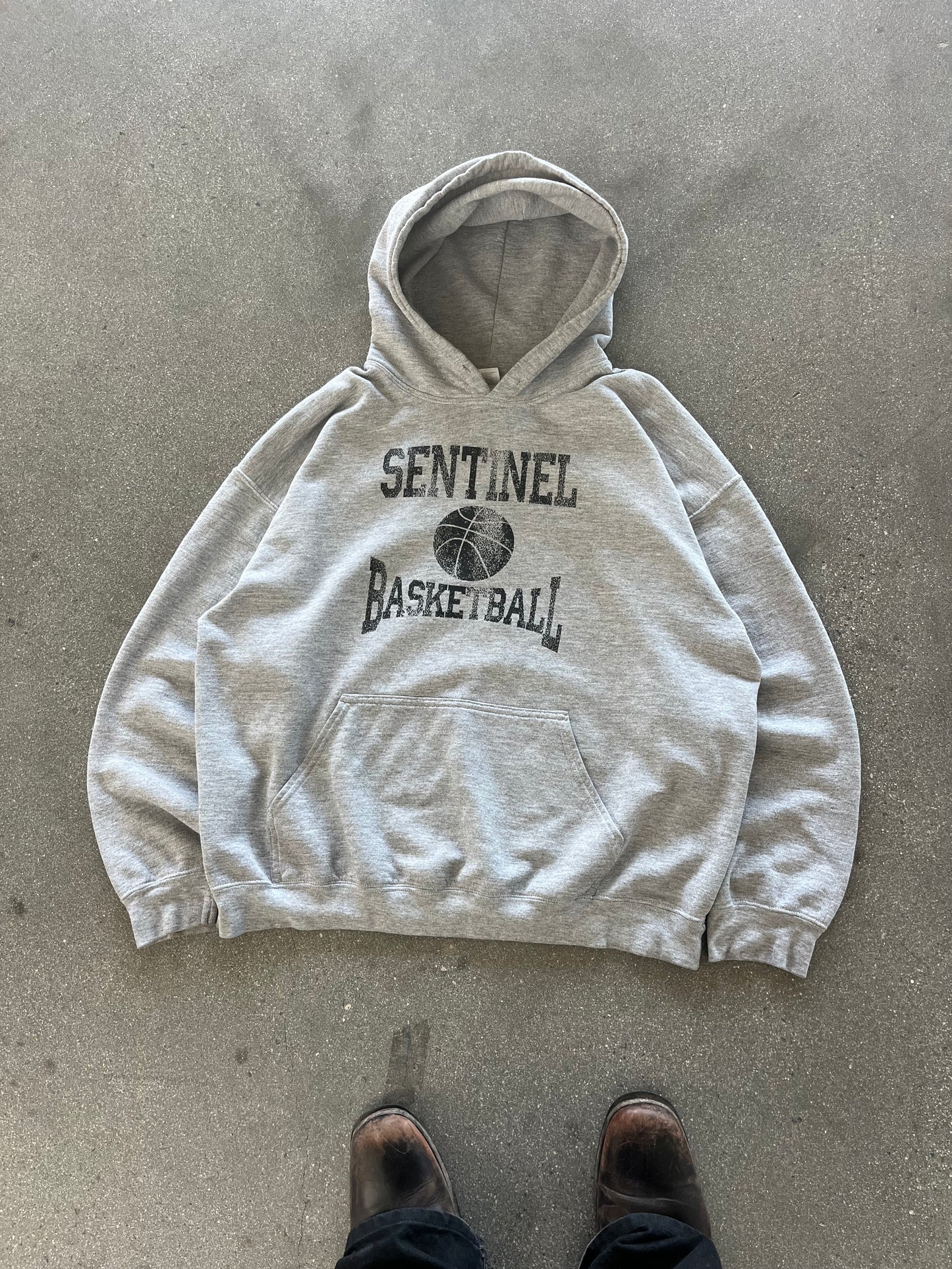 2000’S FADED “SENTINEL BASKETBALL” HOODIE - BOXY L/XL