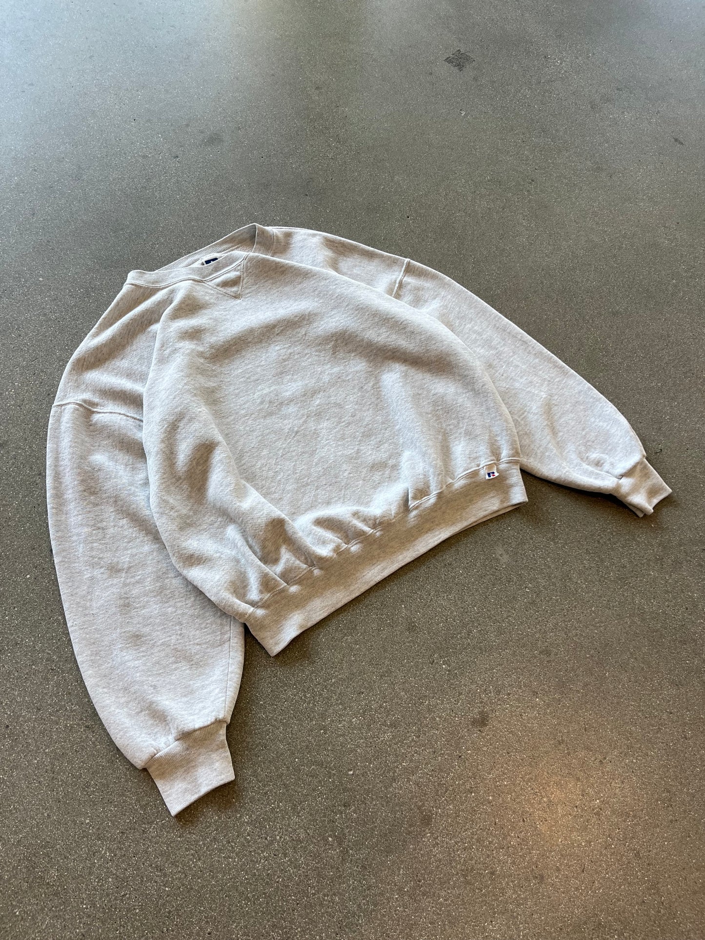 90’S GRAY RUSSELL ATHLETIC CREWNECK - BOXY XL