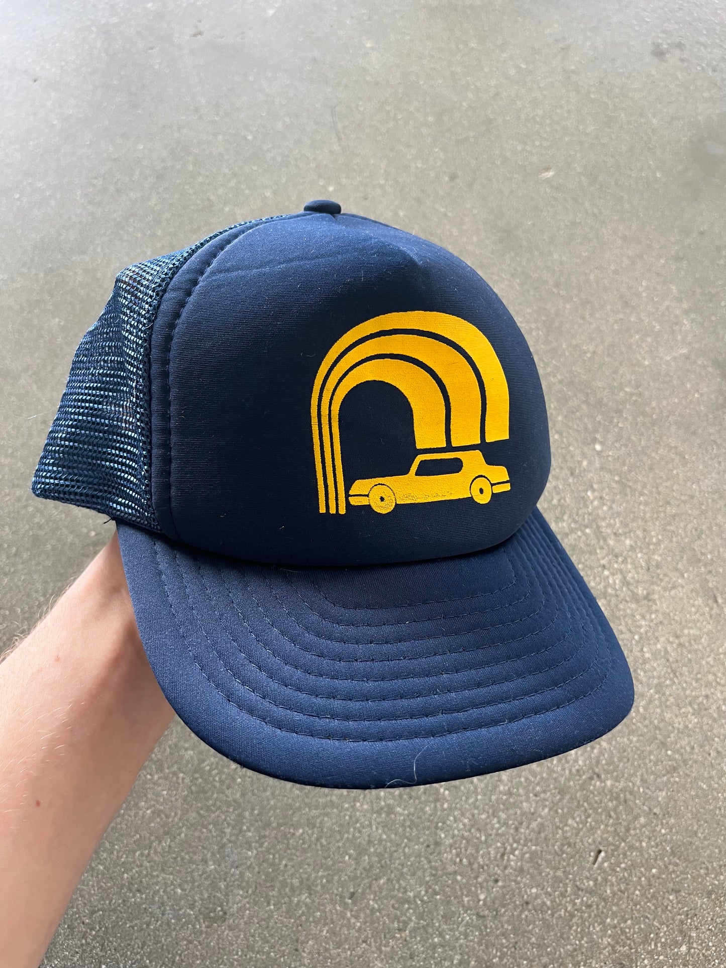 90’S NAVY CAR TRUCKER HAT - ONE SIZE