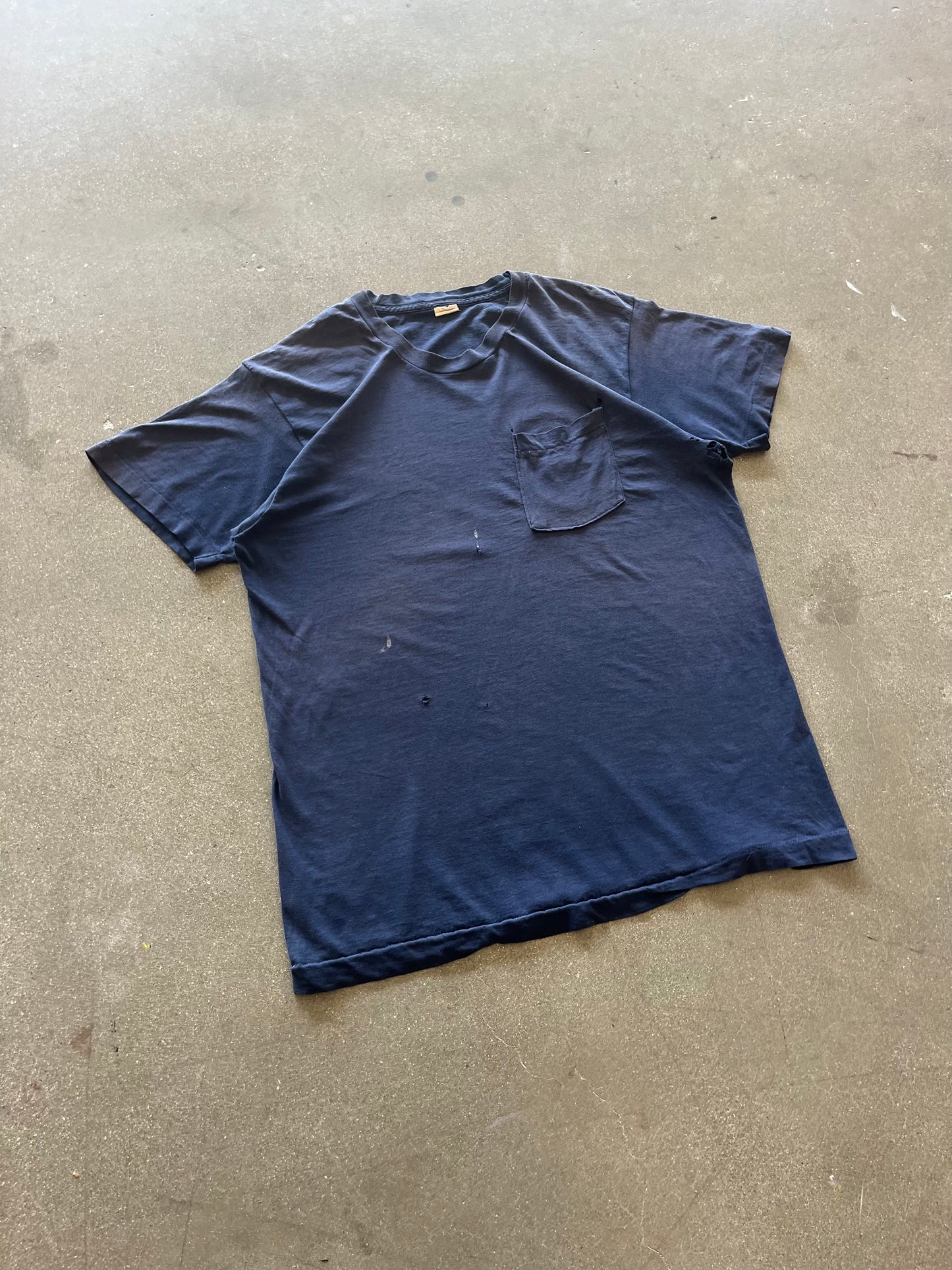 80’S THRASHED NAVY BLUE POCKET TEE - L/XL