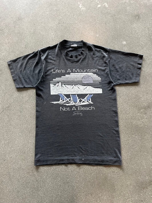 90’S FADED “LIFE’S A MOUNTAIN NOT A BEACH” TEE - M