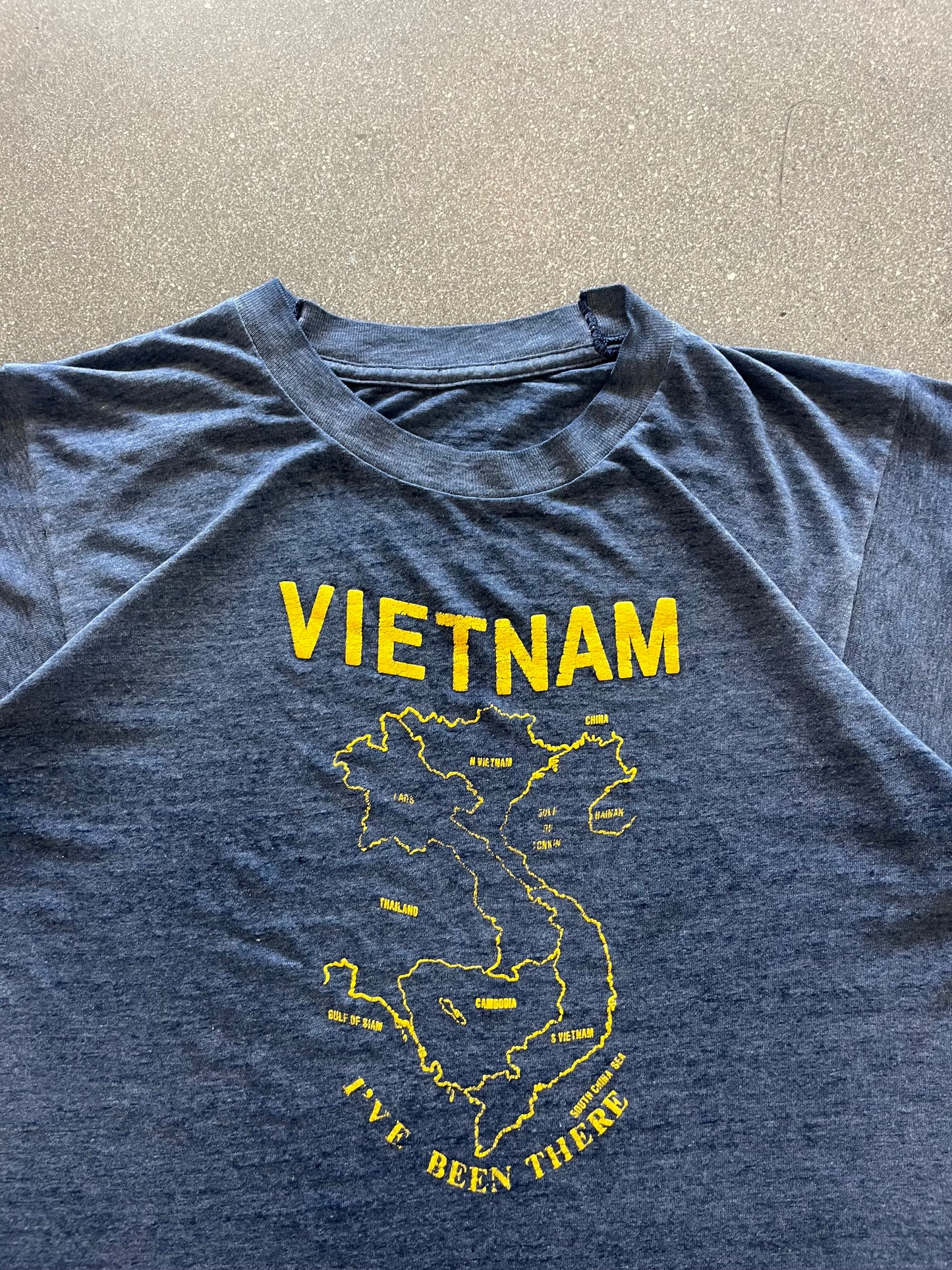 80’S FADED “VIETNAM” TEE - M