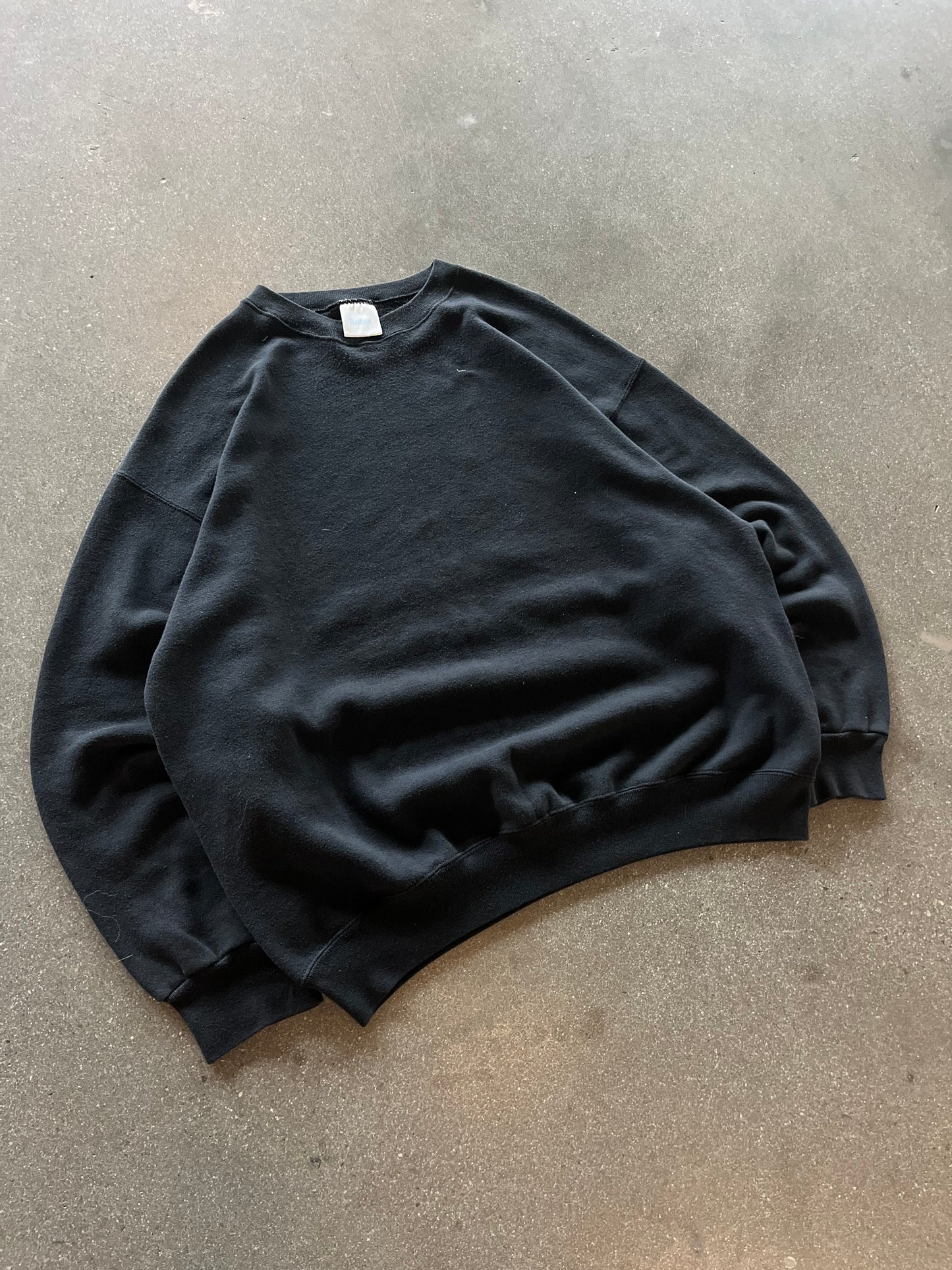 90’S BLACK TULTEX BLANK CREWNECK - BOXY L/XL