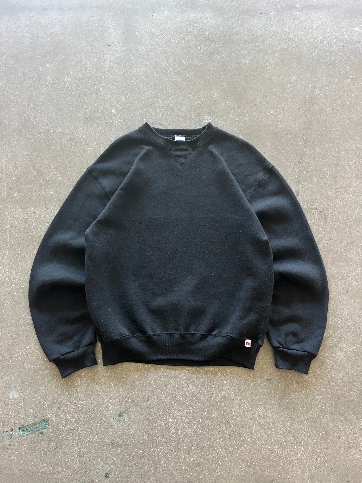 90’S BLACK RUSSELL ATHLETIC CREWNECK - BOXY M