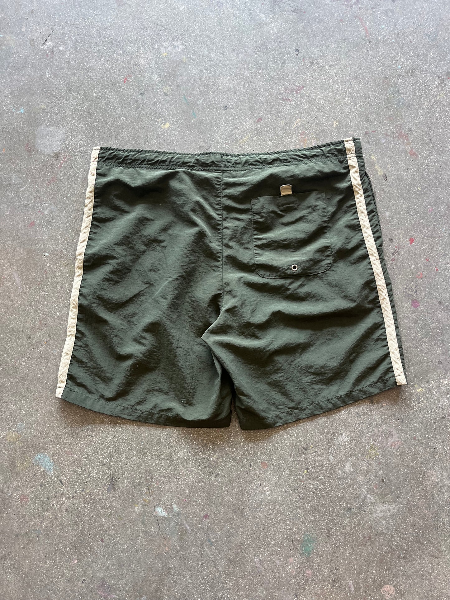 2000’S FOREST GREEN GAP NYLON SHORTS - M