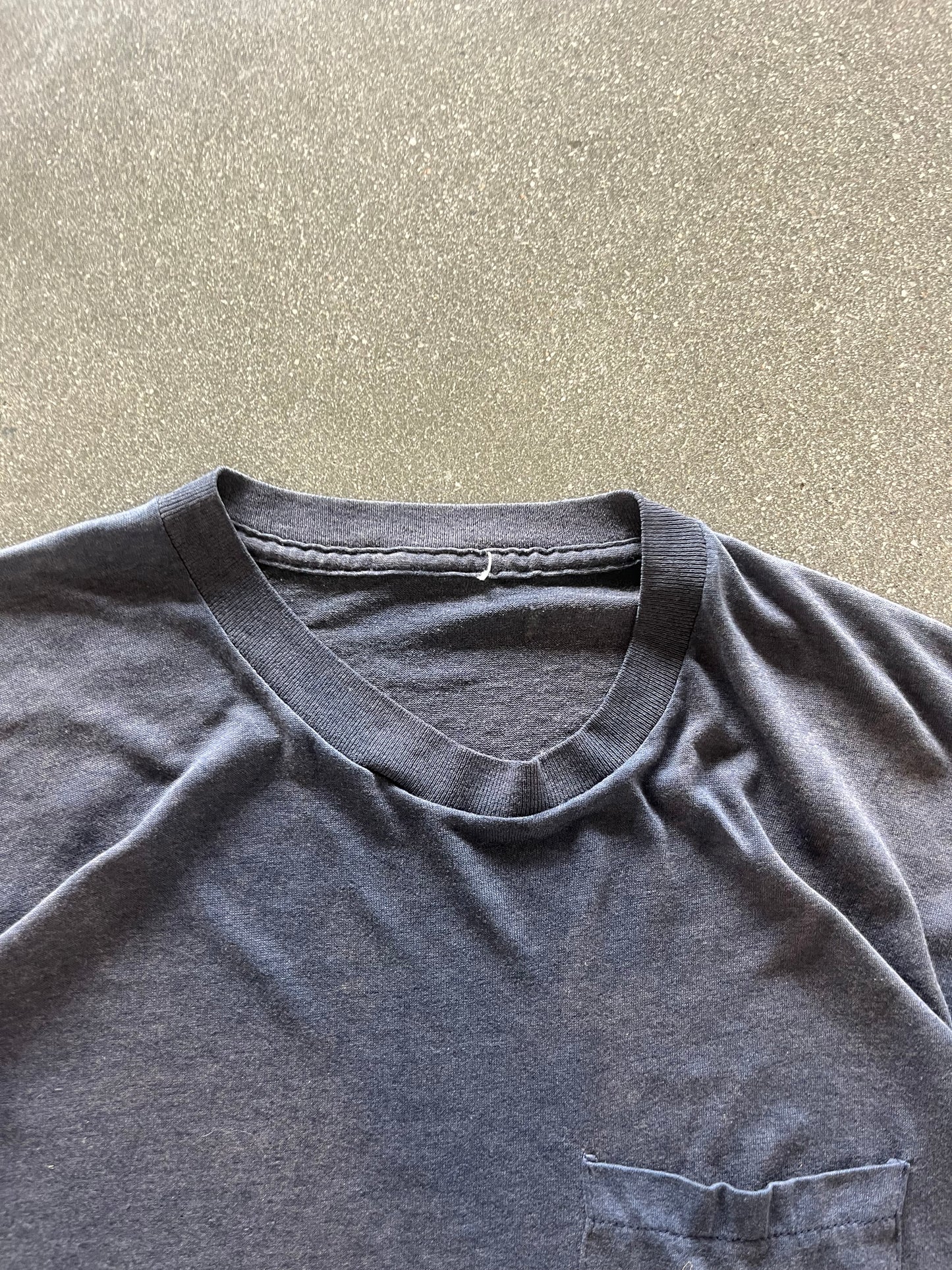 80’S FADED NAVY BLUE SELVEDGE POCKET TEE - L