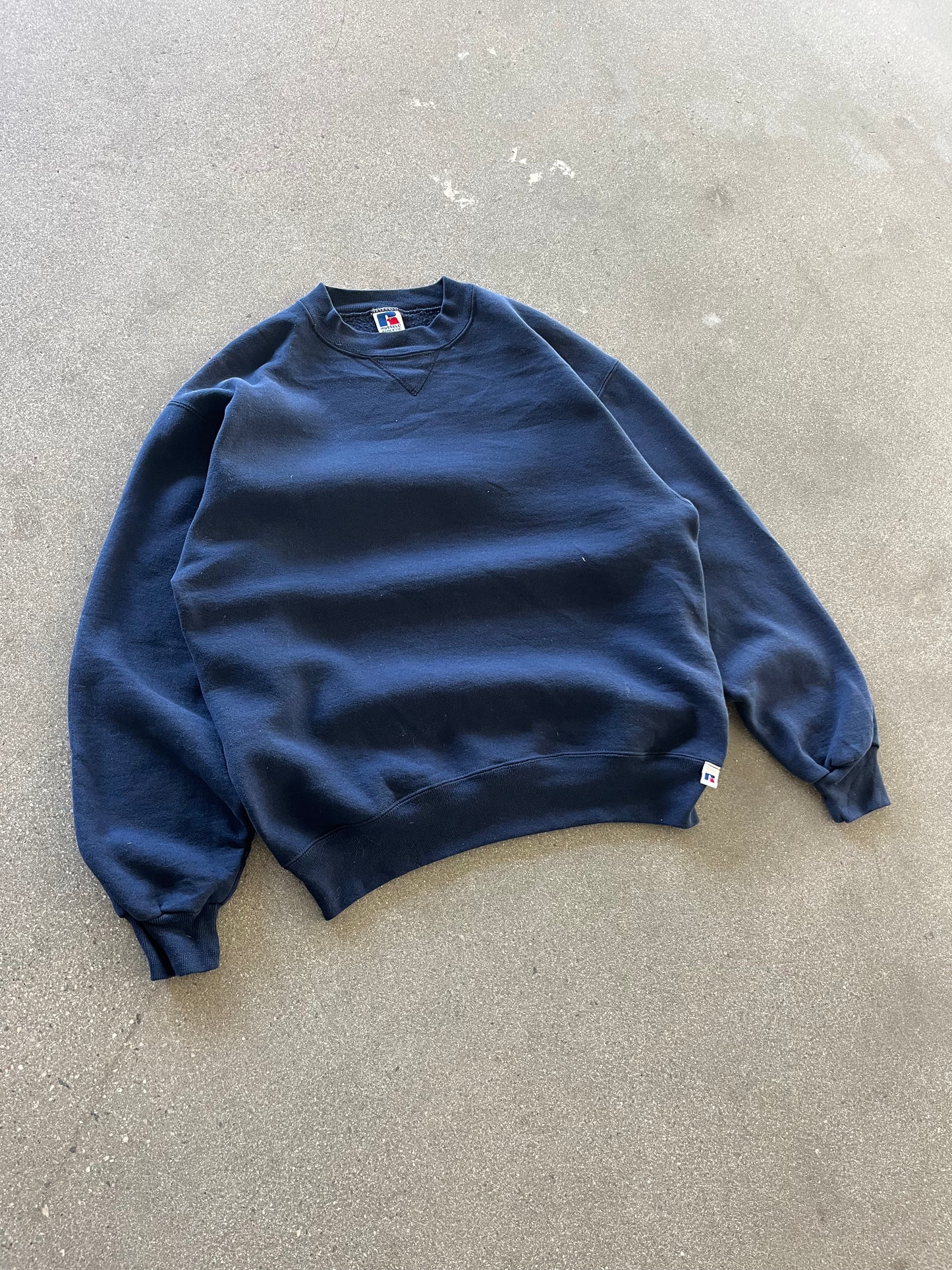 90’S NAVY BLUE RUSSELL CREWNECK - BOXY M