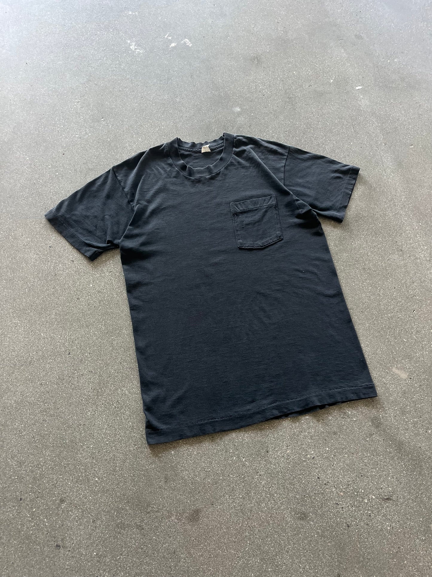 80’S BLACK POCKET TEE - M